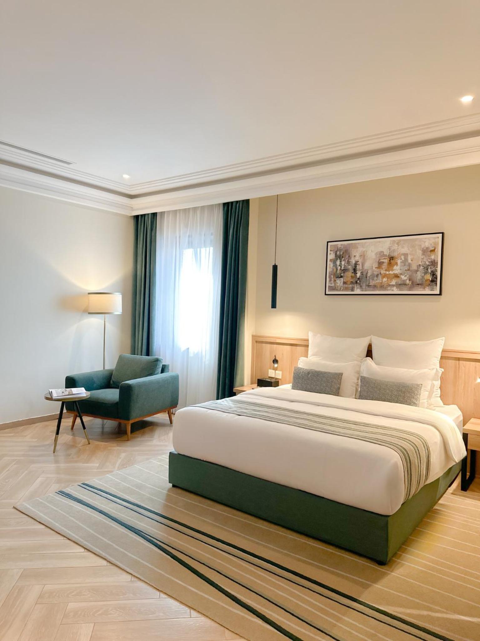 Deluxe King Room