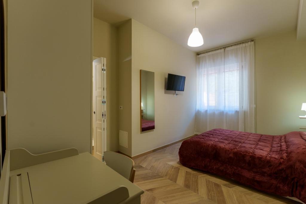 Large Double Room photo 3