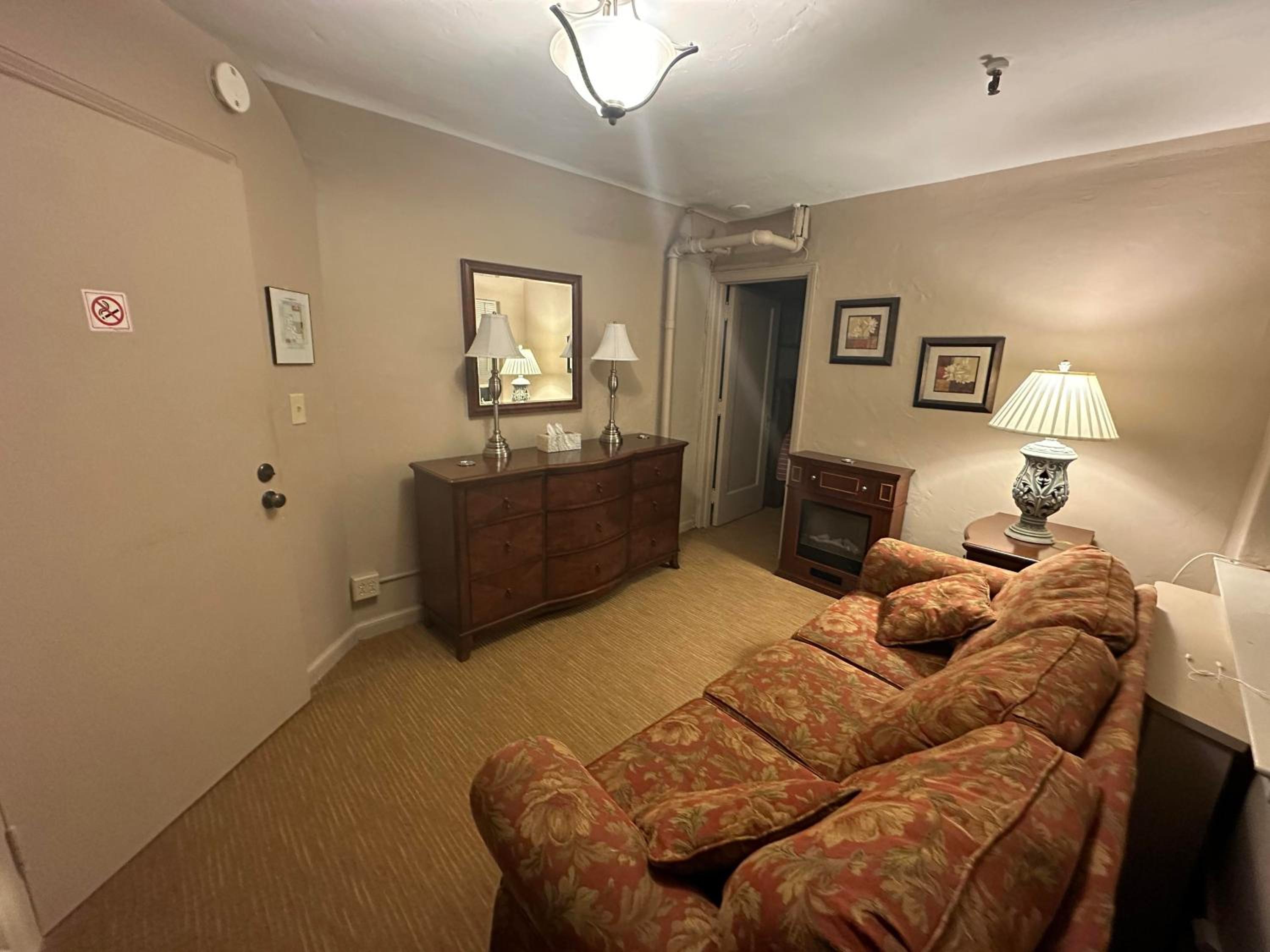 Deluxe Queen Room photo 3