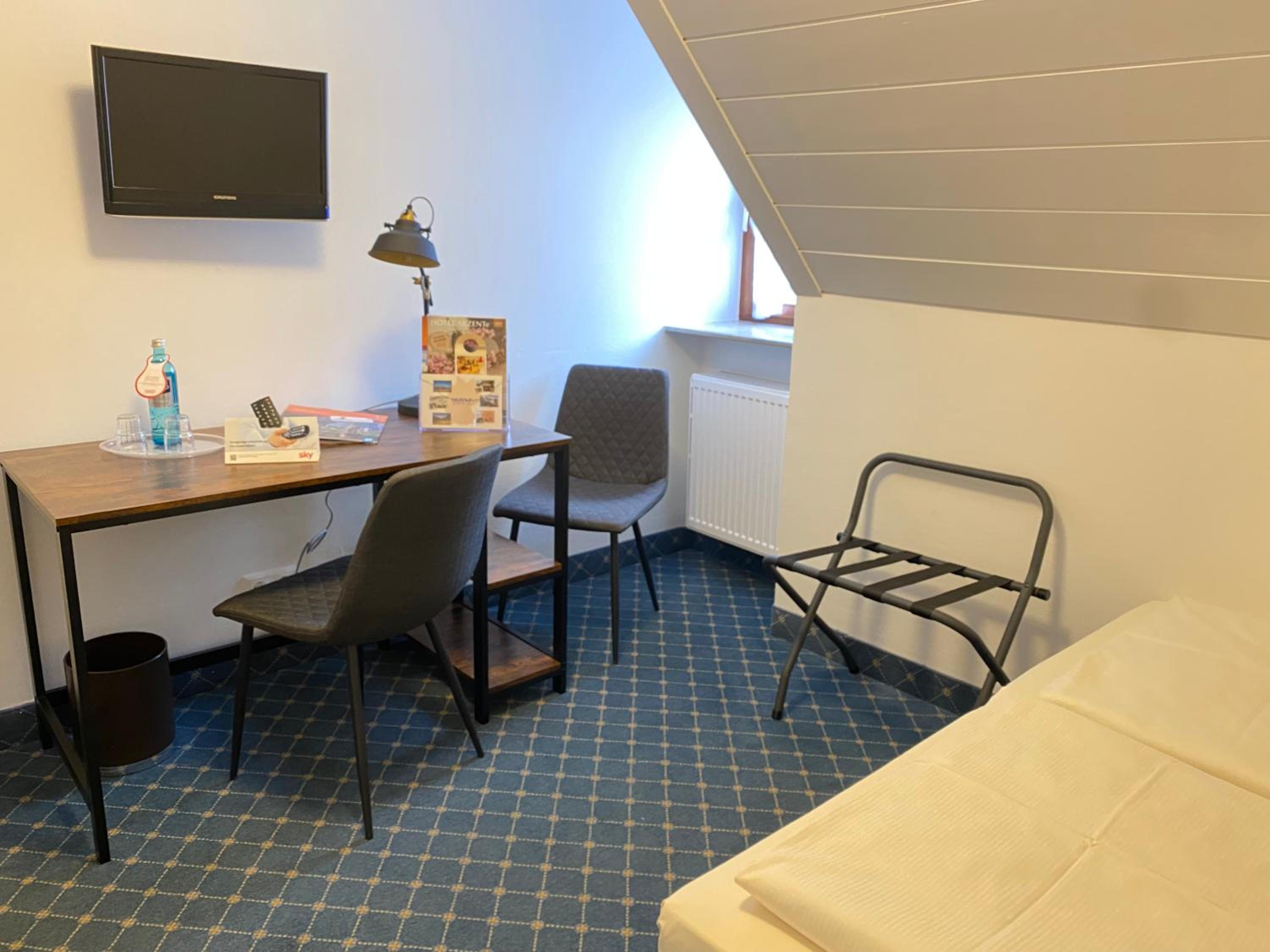 Economy Double or Twin Room - Photo 4