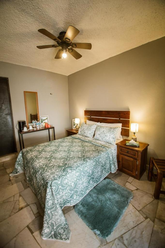 Double Room with Private Bathroom - Photo 13