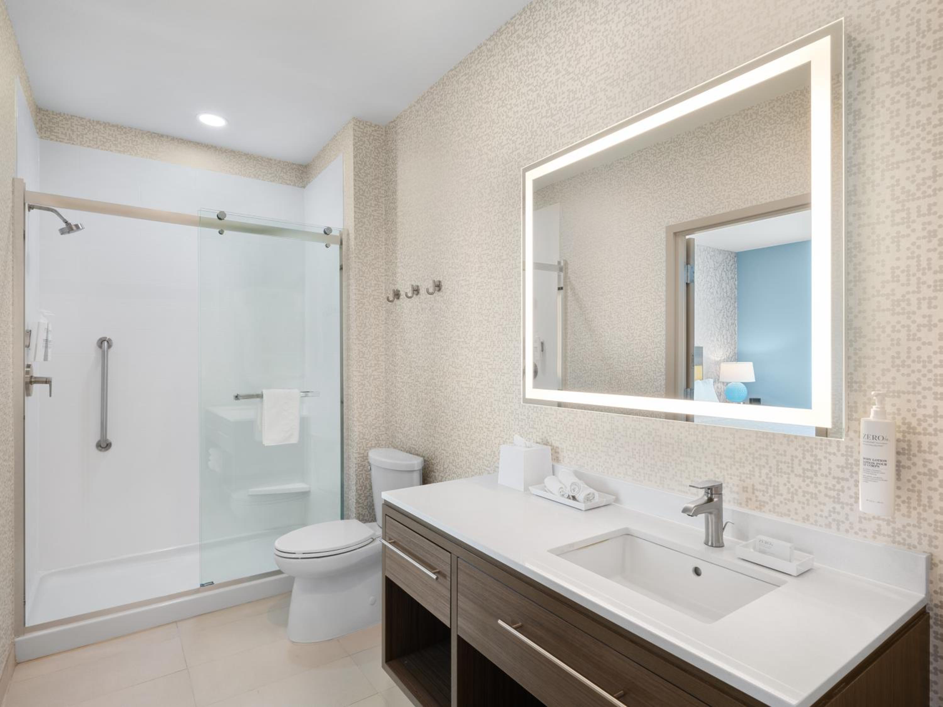 King Studio Suite - Photo 8