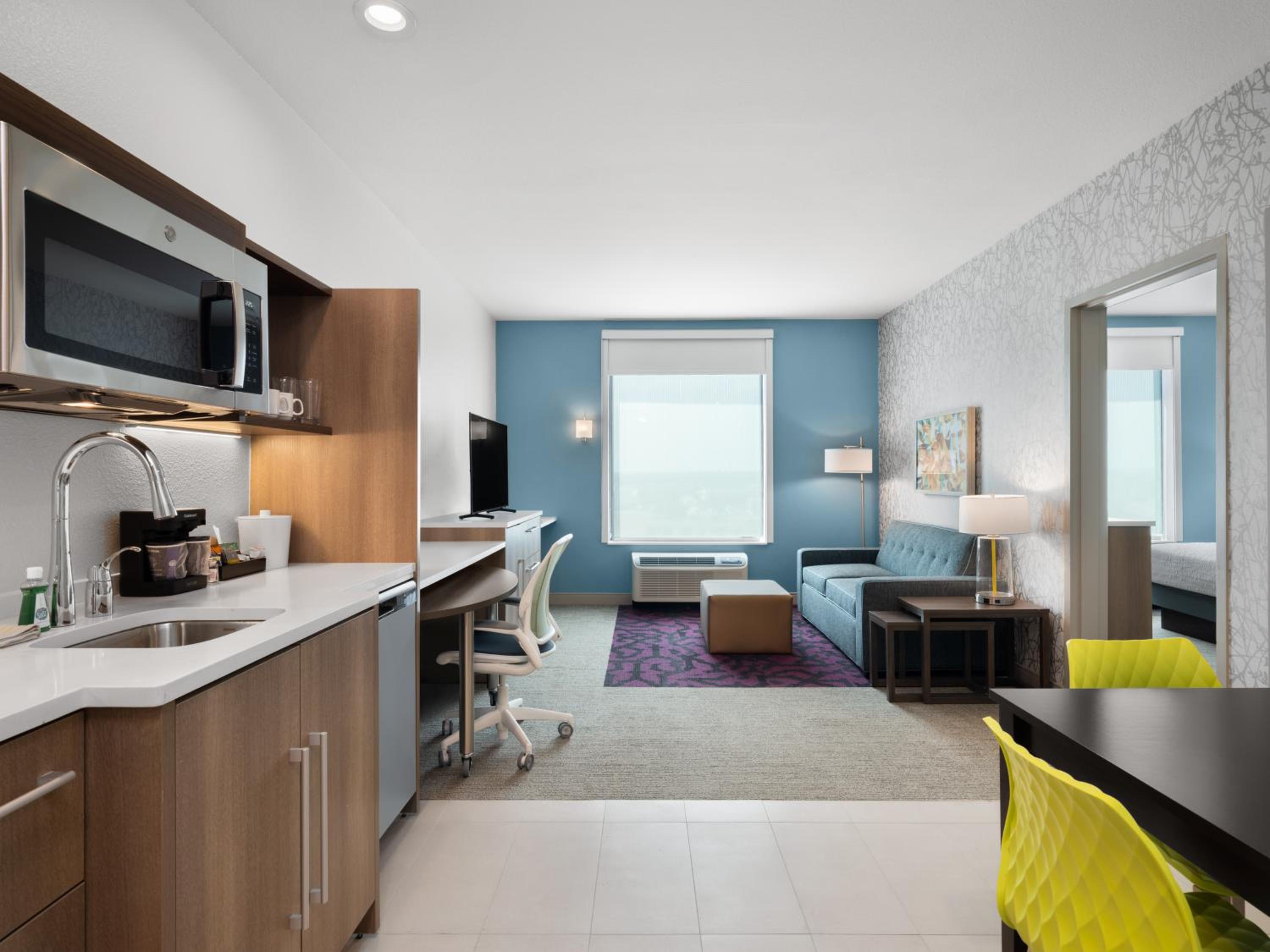 One-Bedroom King Suite - Photo 11