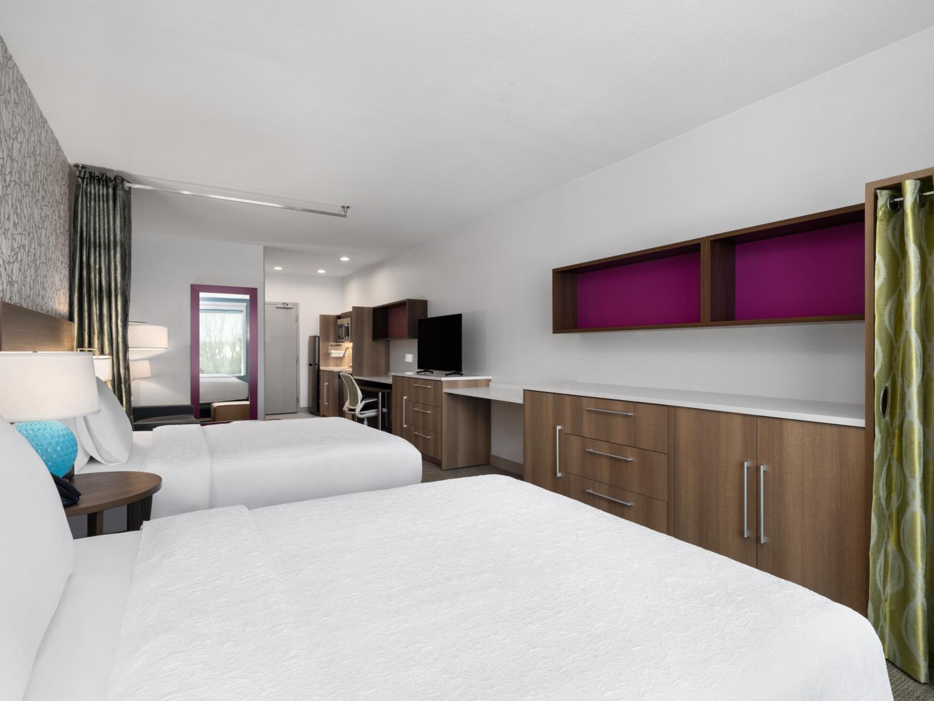 Studio Suite with Two Queen Beds - Photo 10