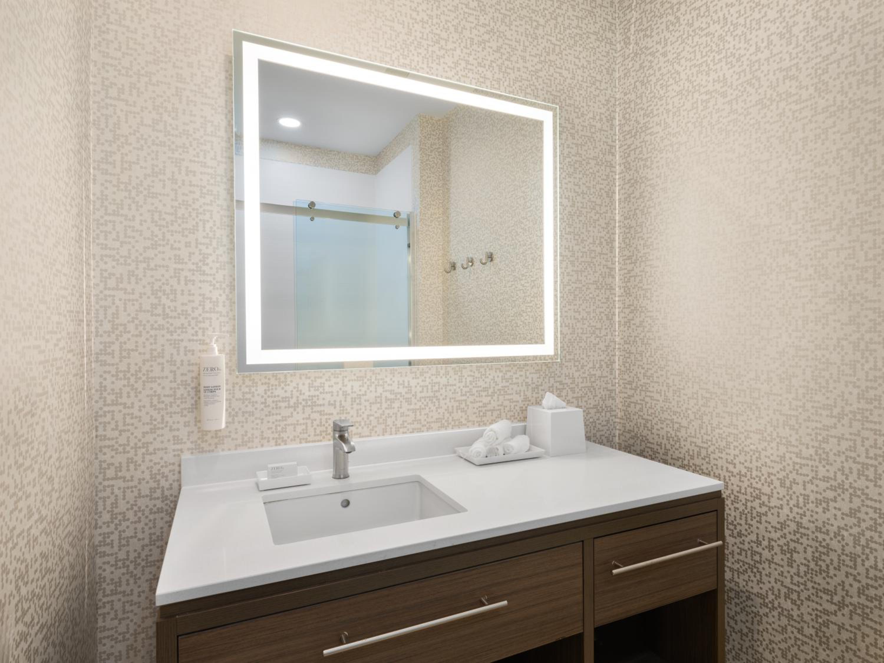 King Studio Suite - Photo 7