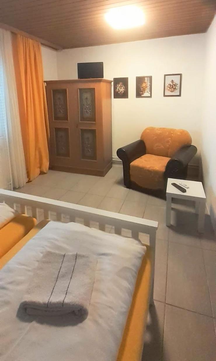 Double Room - Photo 18