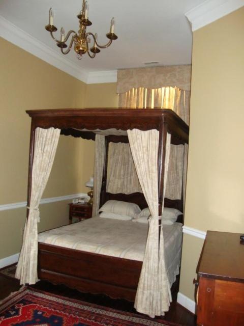 Queen Room photo 3