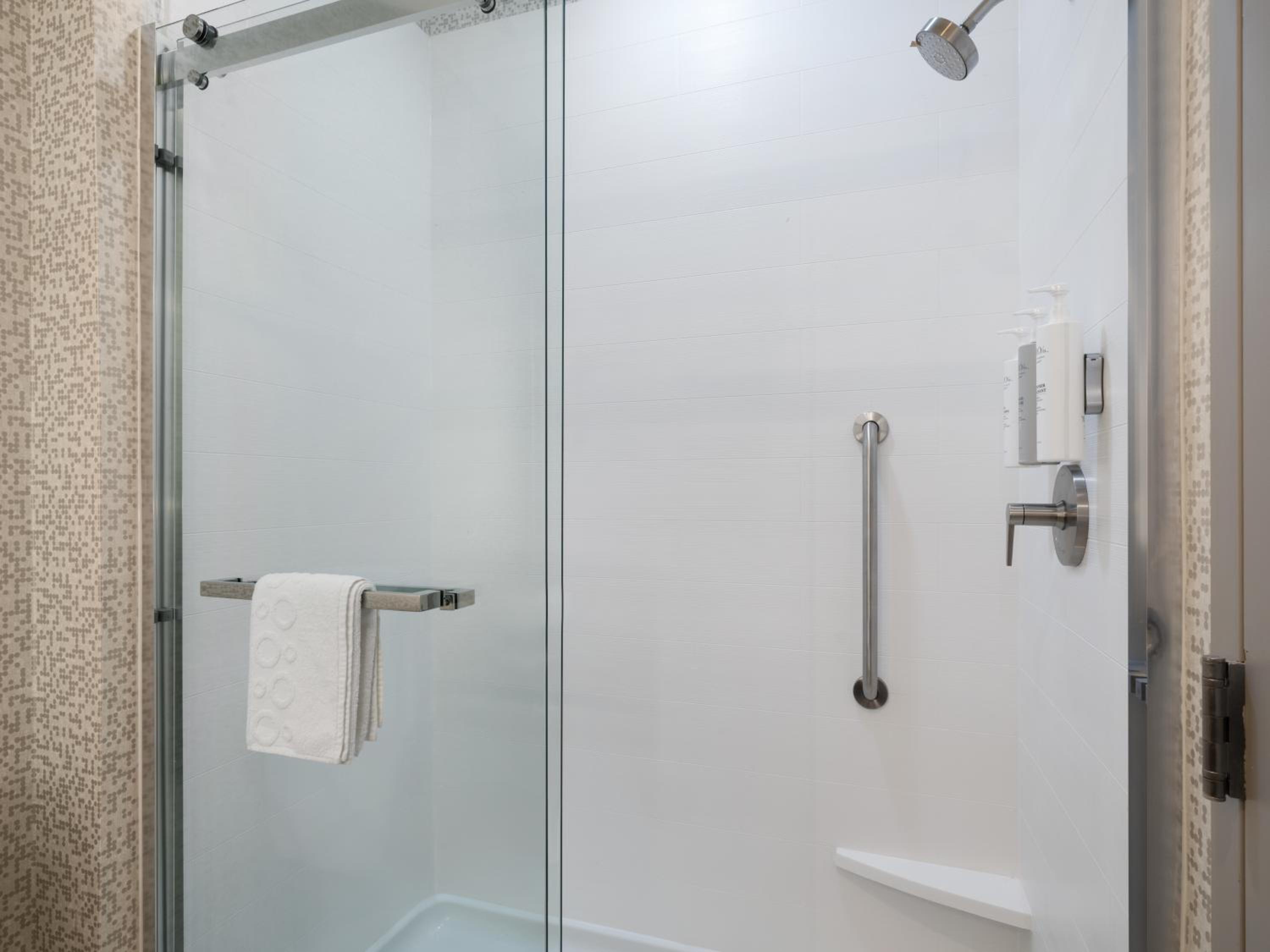 One-Bedroom King Suite - Photo 7