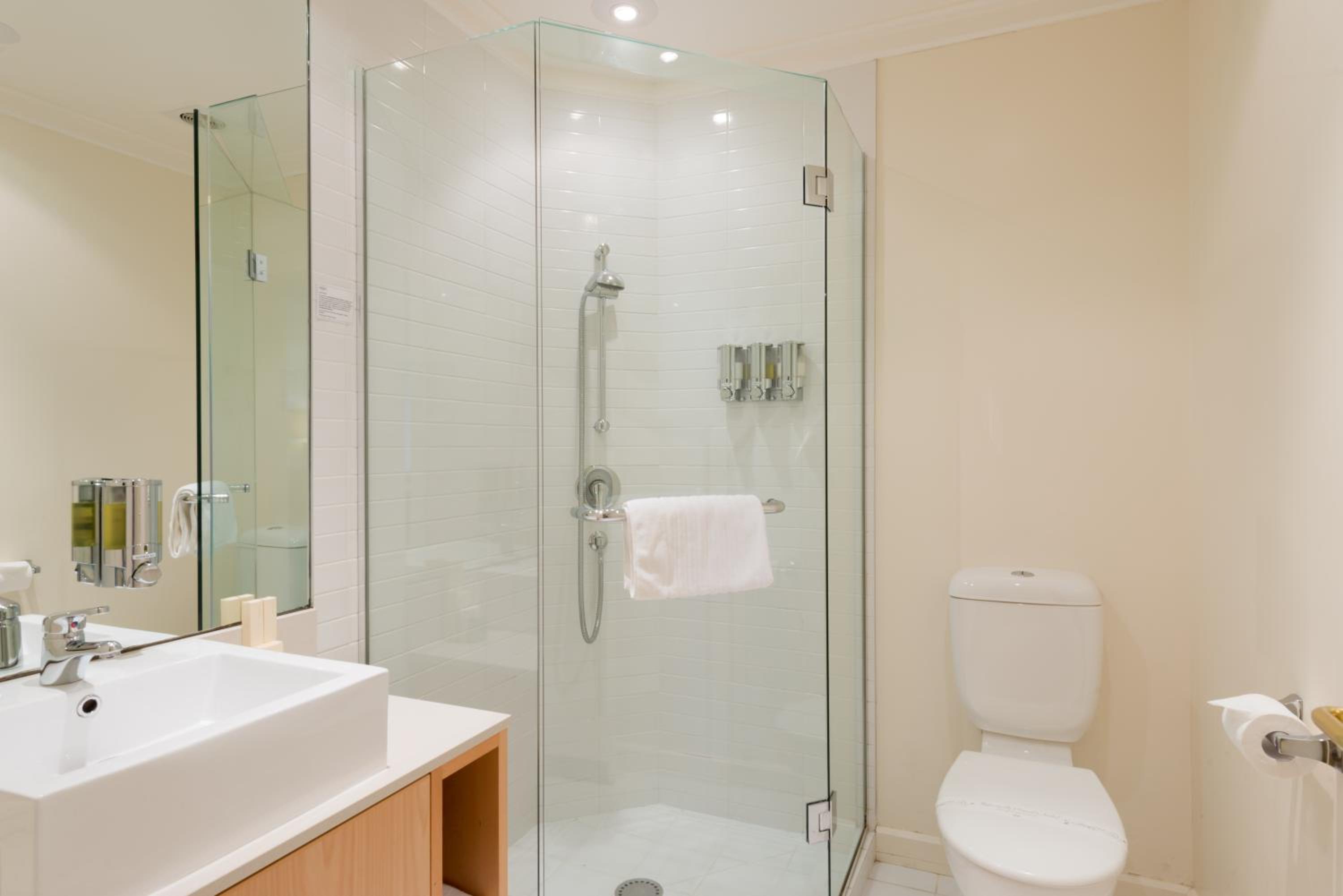 Executive Two-Bedroom Apartment - Photo 9