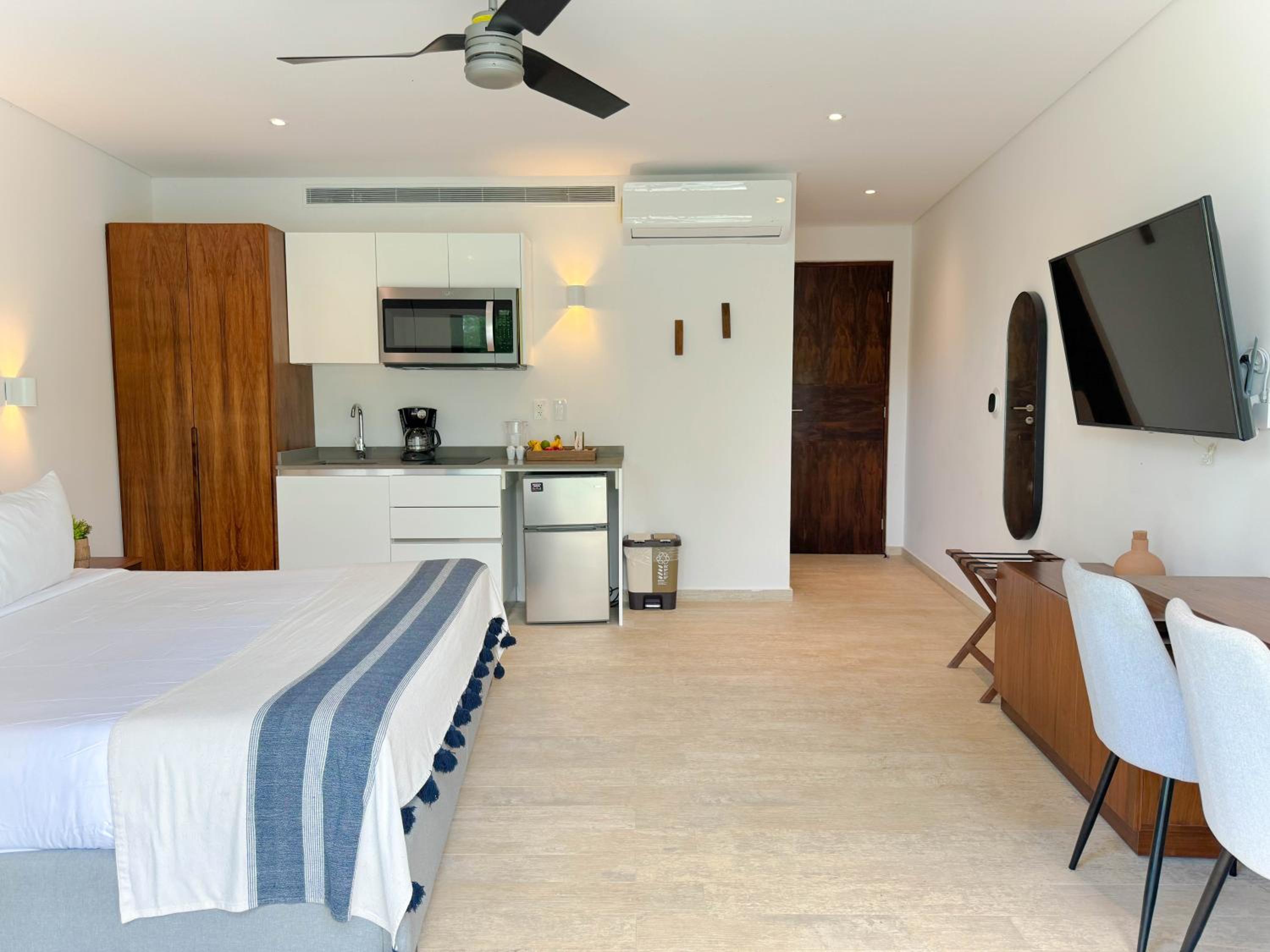 One-Bedroom Apartment - Photo 49