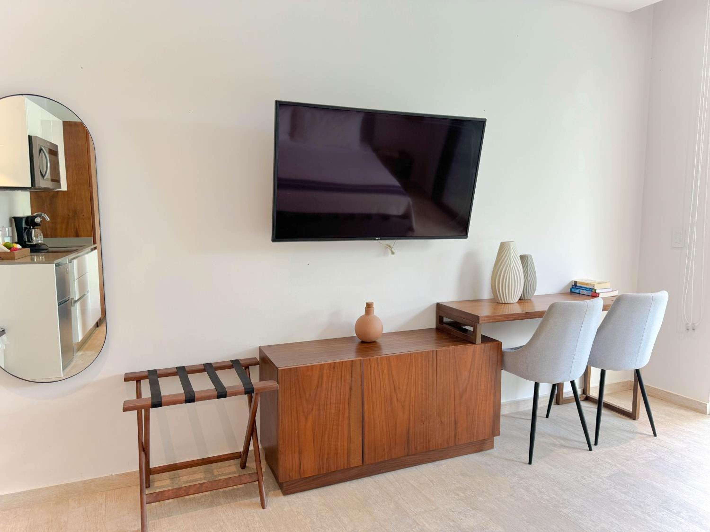One-Bedroom Apartment - Photo 45