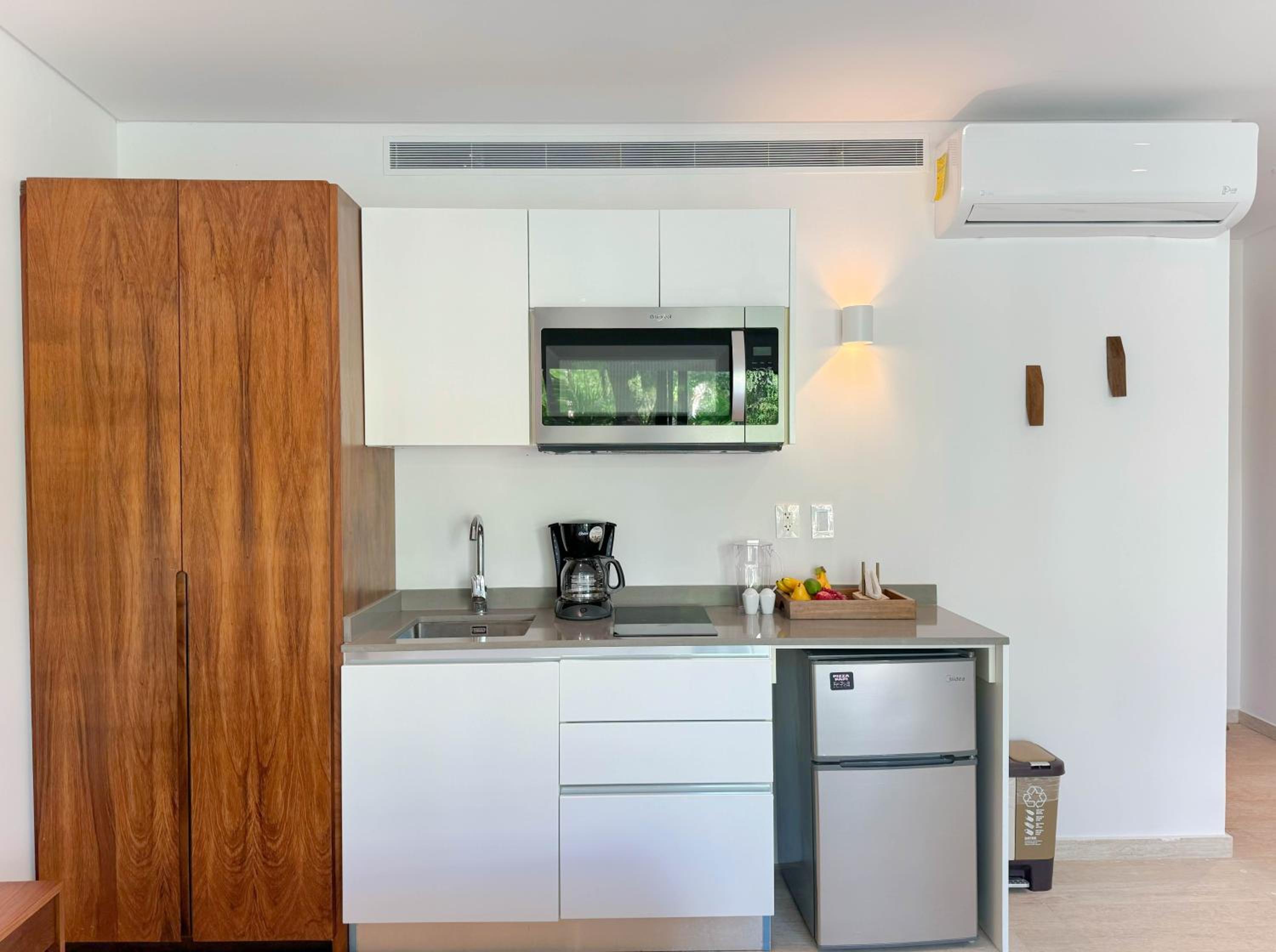 One-Bedroom Apartment - Photo 43