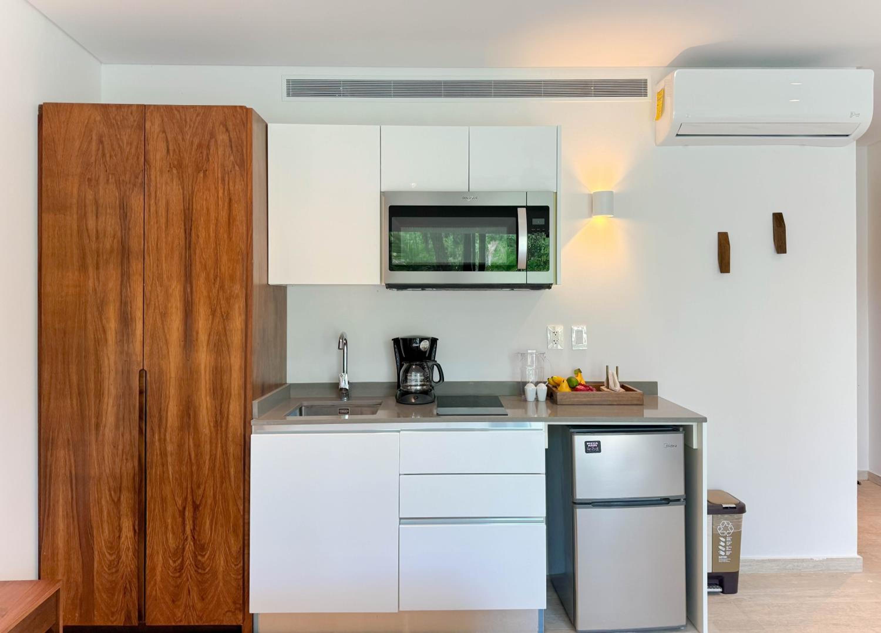 One-Bedroom Apartment - Photo 38