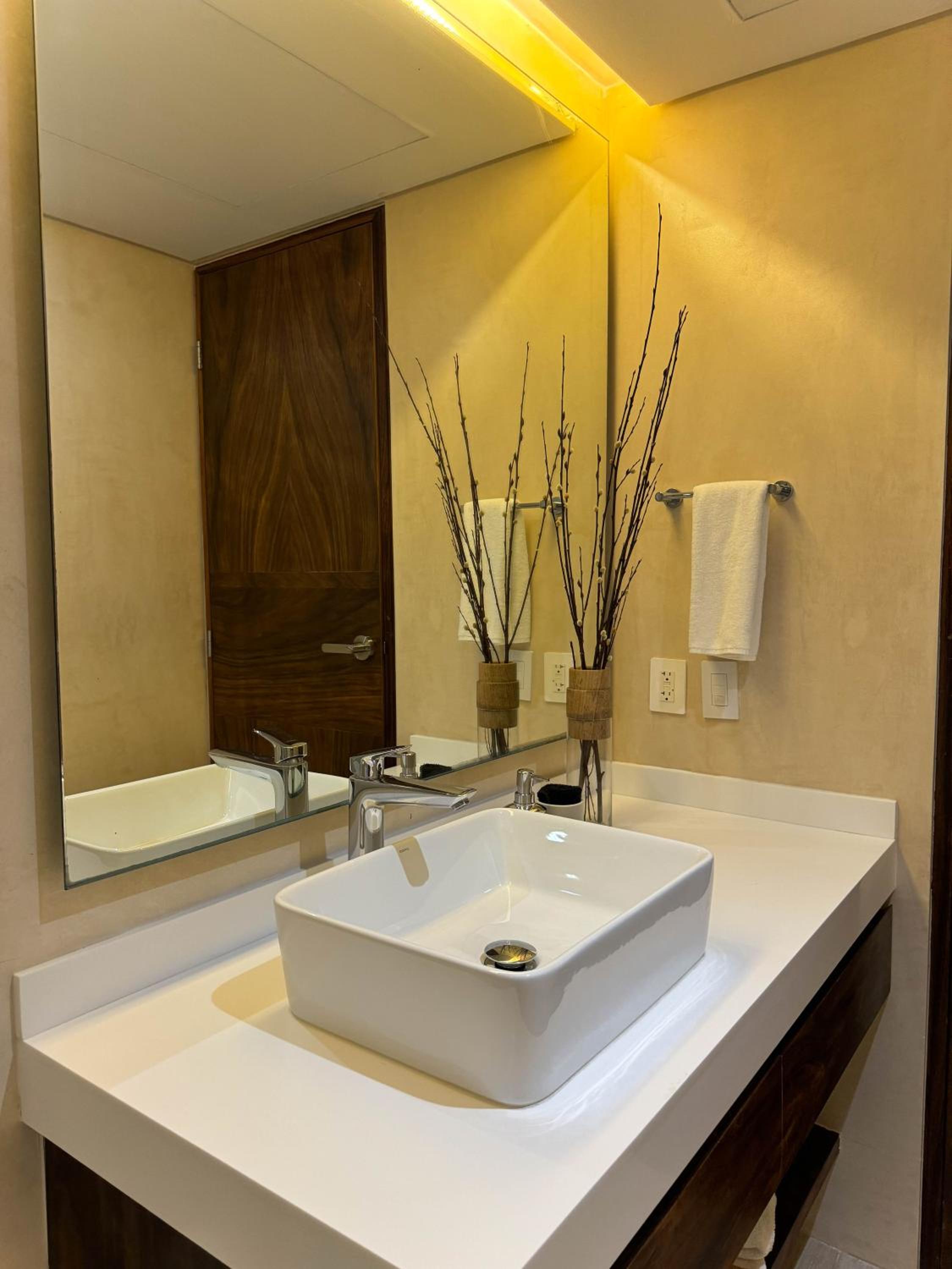 One-Bedroom Apartment - Photo 33