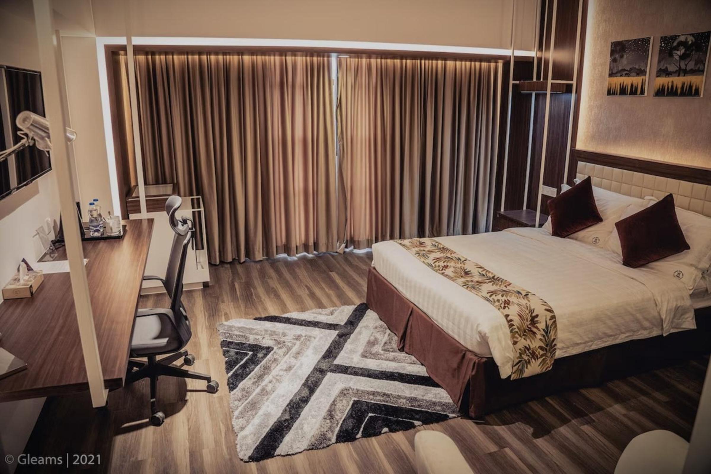 Deluxe King Room photo 2