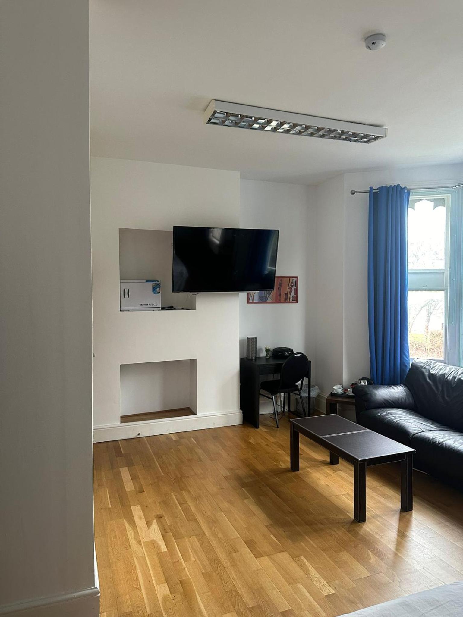 Large Double Room photo 1