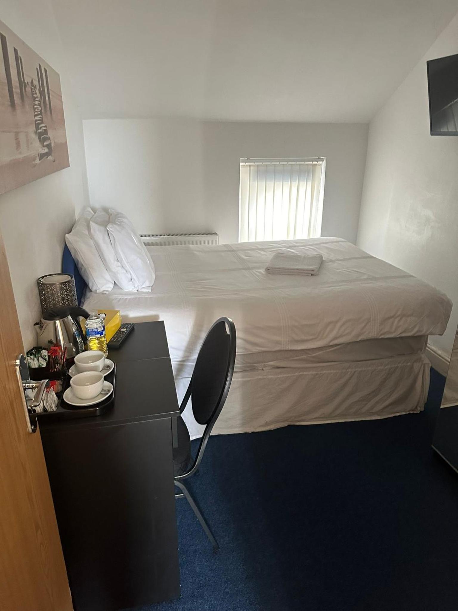 Budget Double Room photo 2