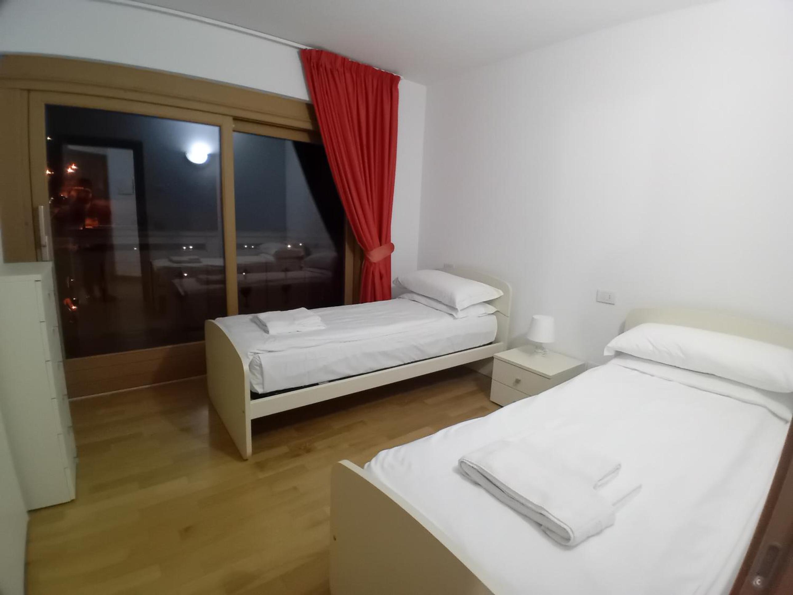 Three-Bedroom Apartment with Mountain View photo 1