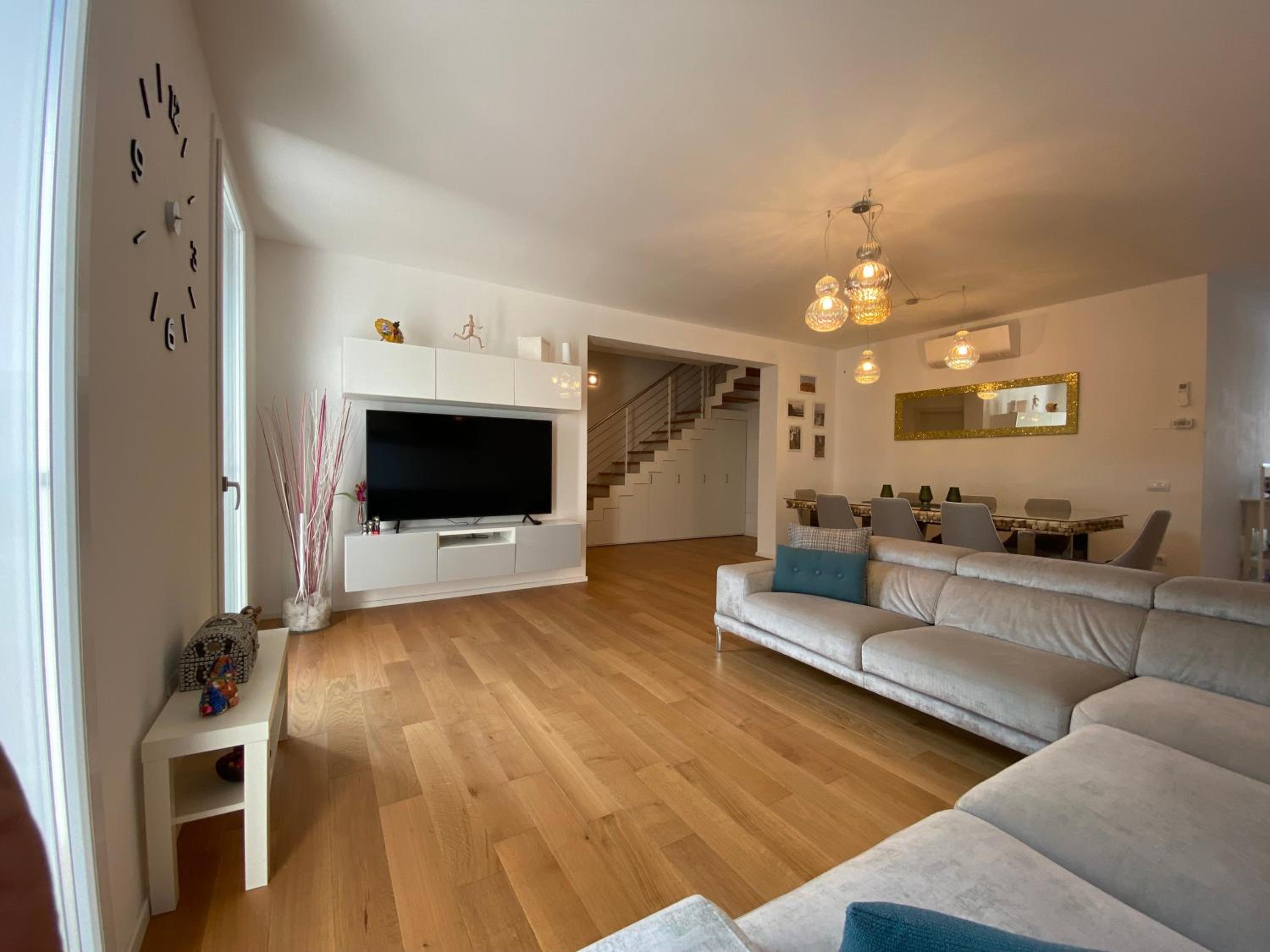 Three-Bedroom Apartment photo 1