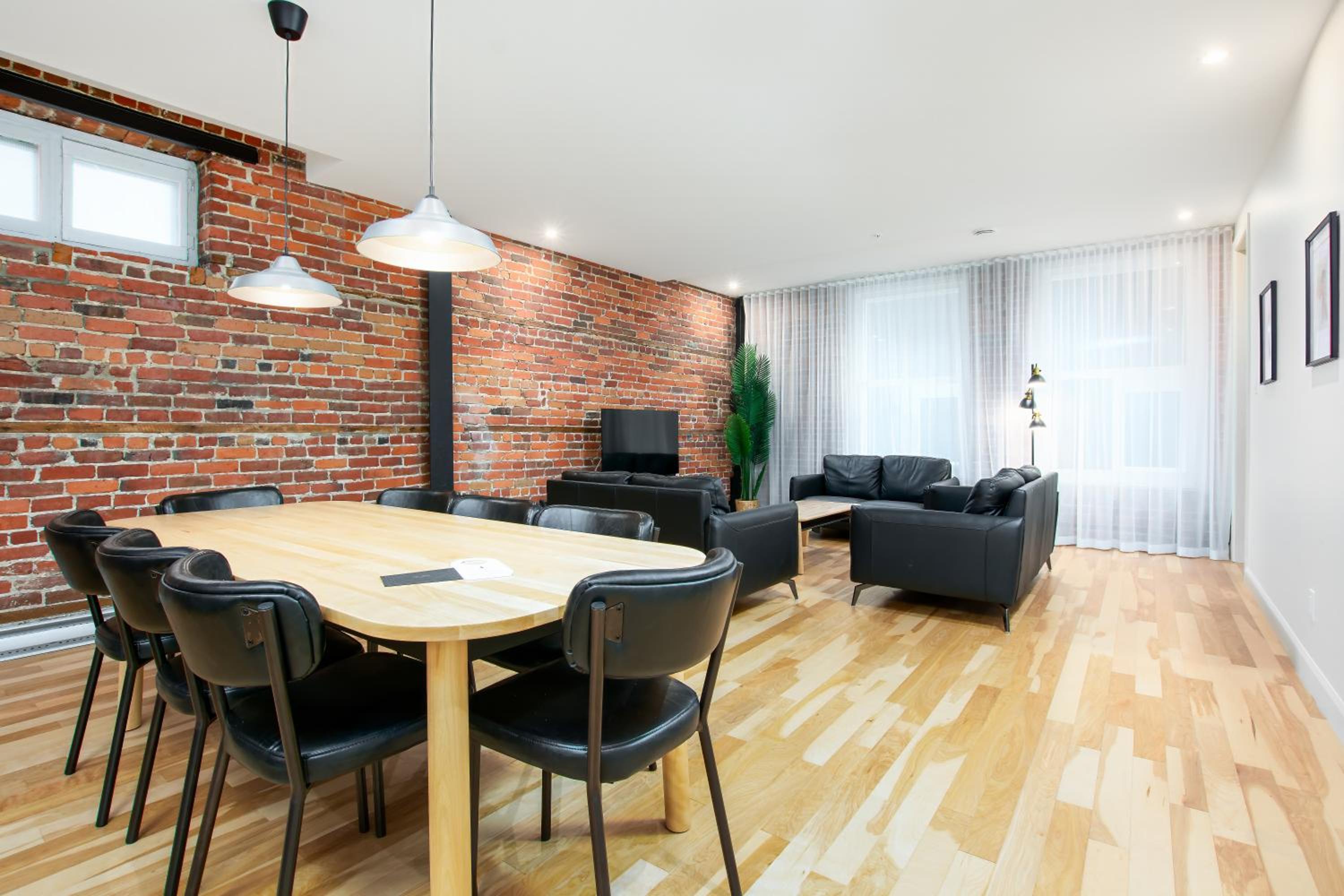 Apartment photo 2