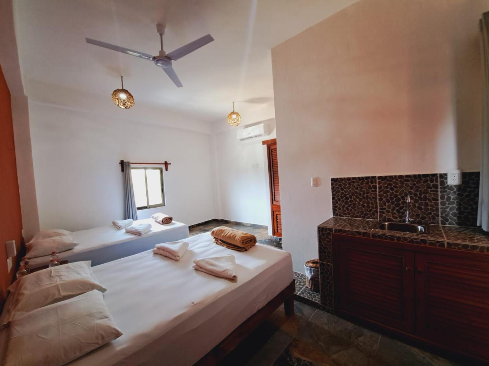 Double Room With Two Double Beds photo 2