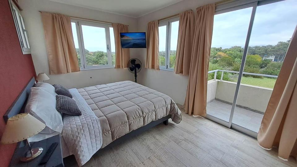 Two-Bedroom Deluxe Apartment with Balcony photo 1