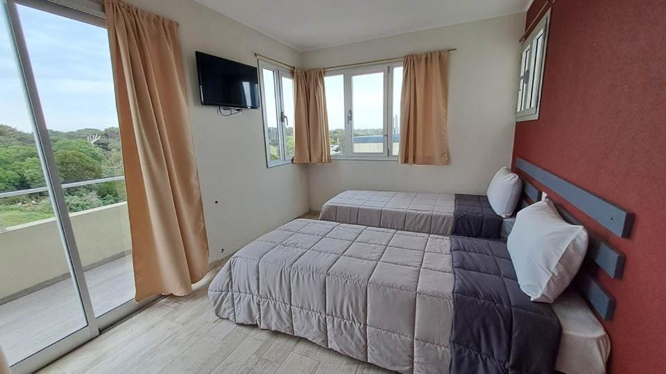 Two-Bedroom Deluxe Apartment with Balcony photo 2