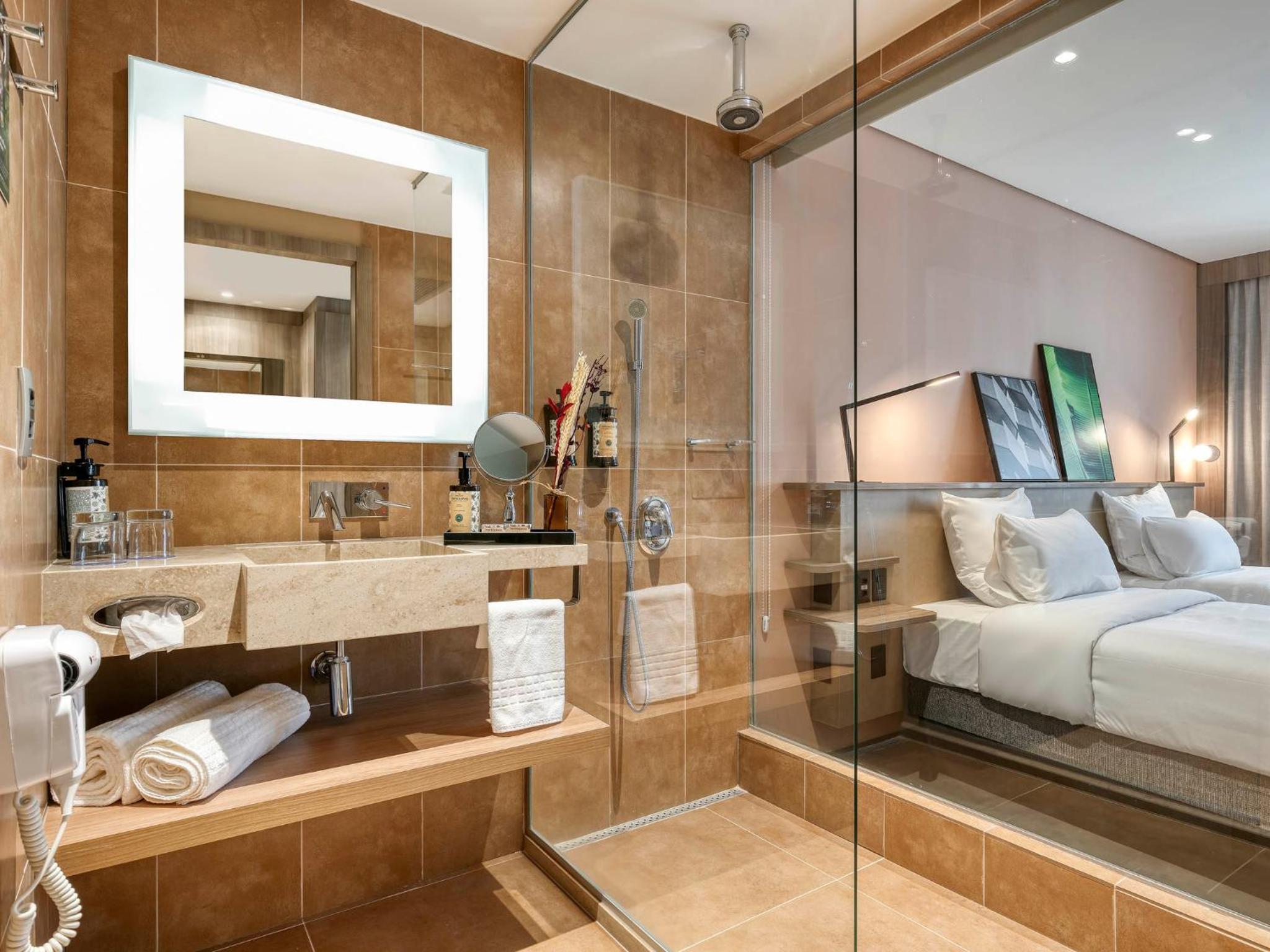 Superior Queen Room with Sofa Bed photo 2