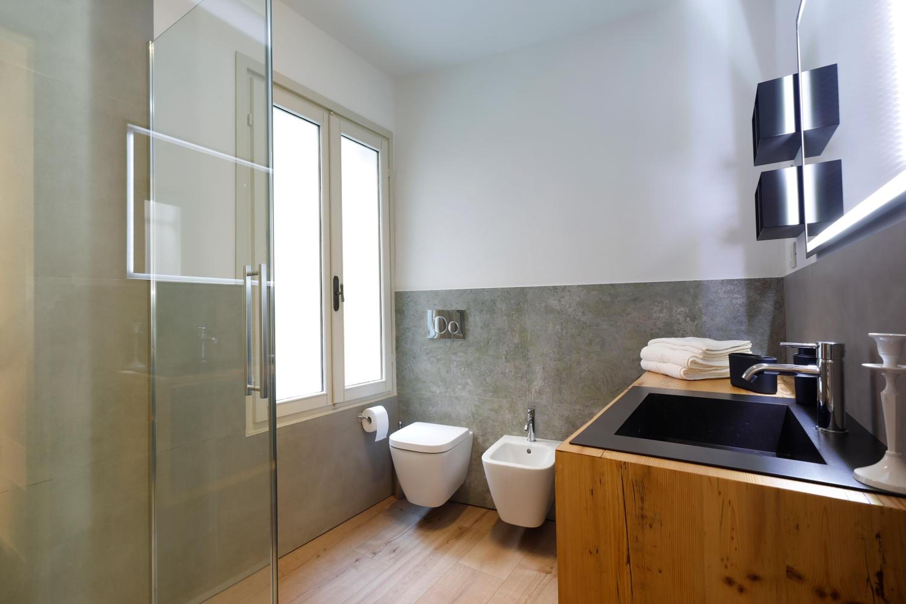 Two-Bedroom House photo 2