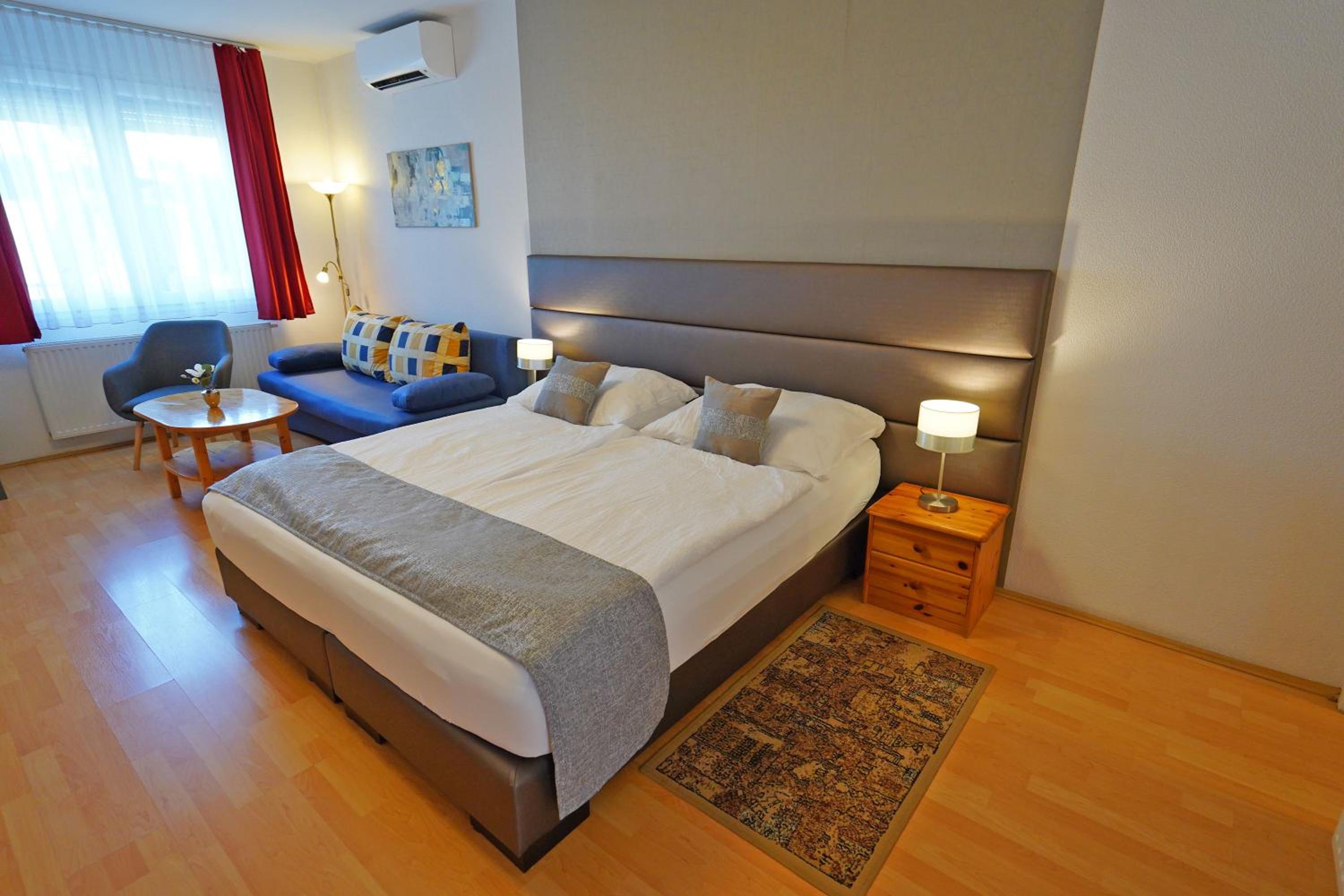 Apartment photo 1