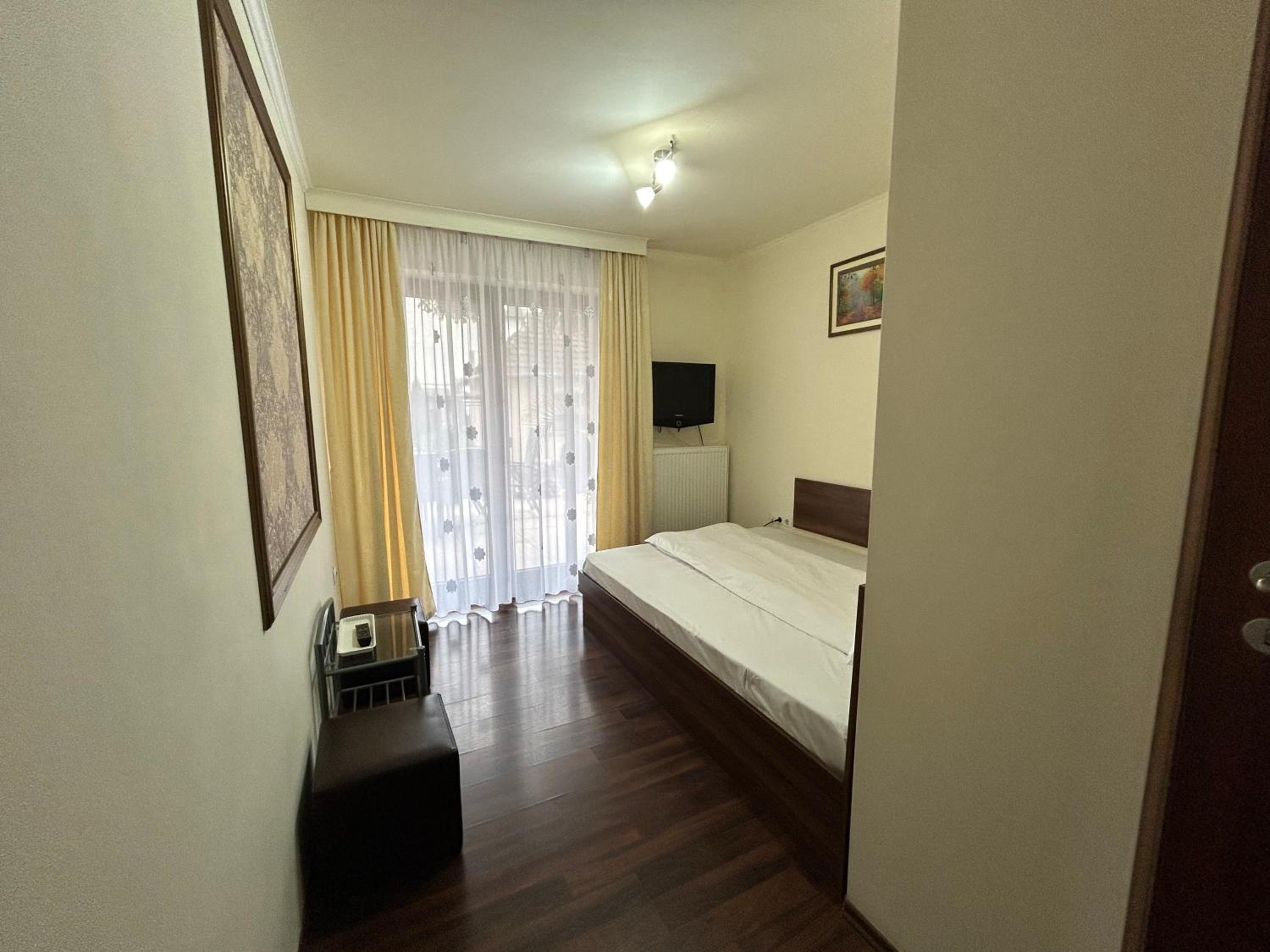 Budget Double Room - Ground Floor photo 1