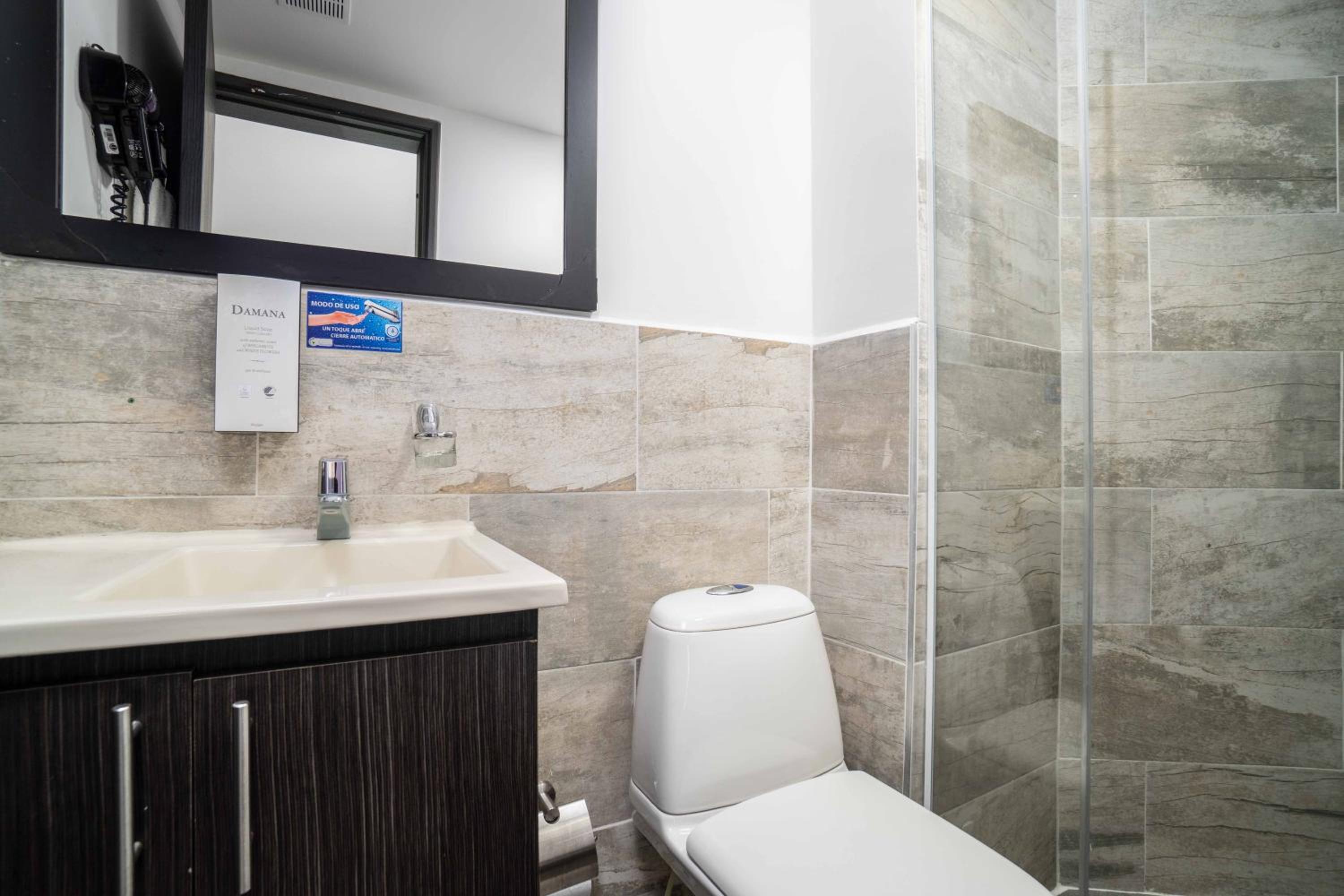 Basic Triple Room photo 3