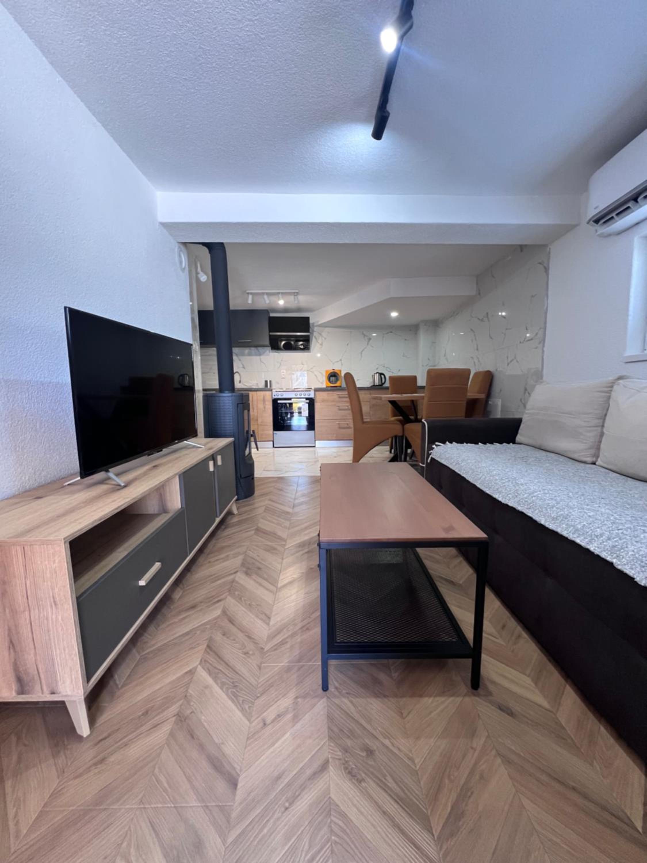 One-Bedroom Apartment photo 2