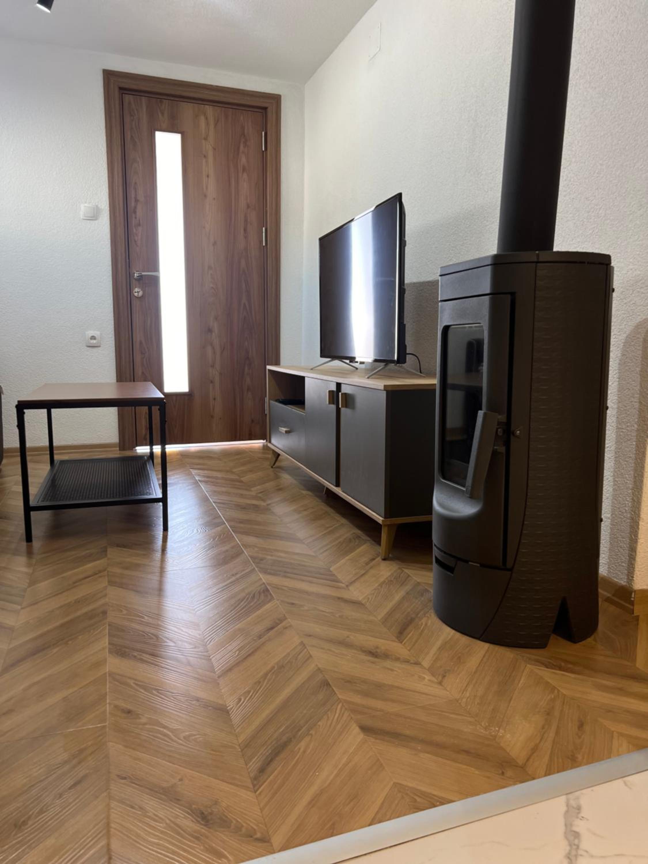 One-Bedroom Apartment photo 3