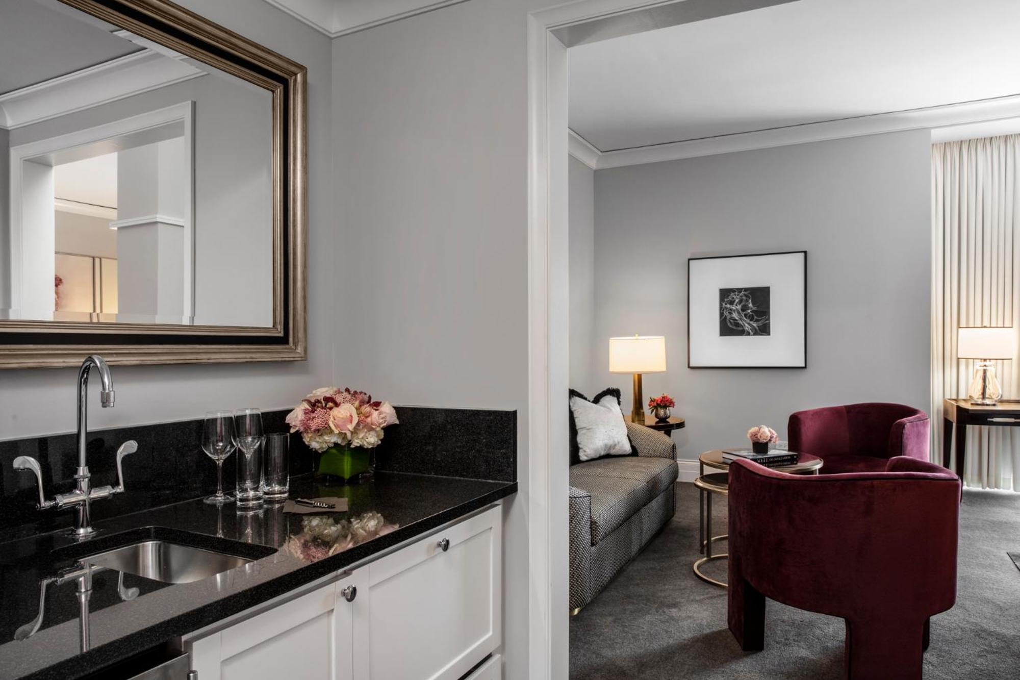 Junior Suite with Fireplace - Photo 1