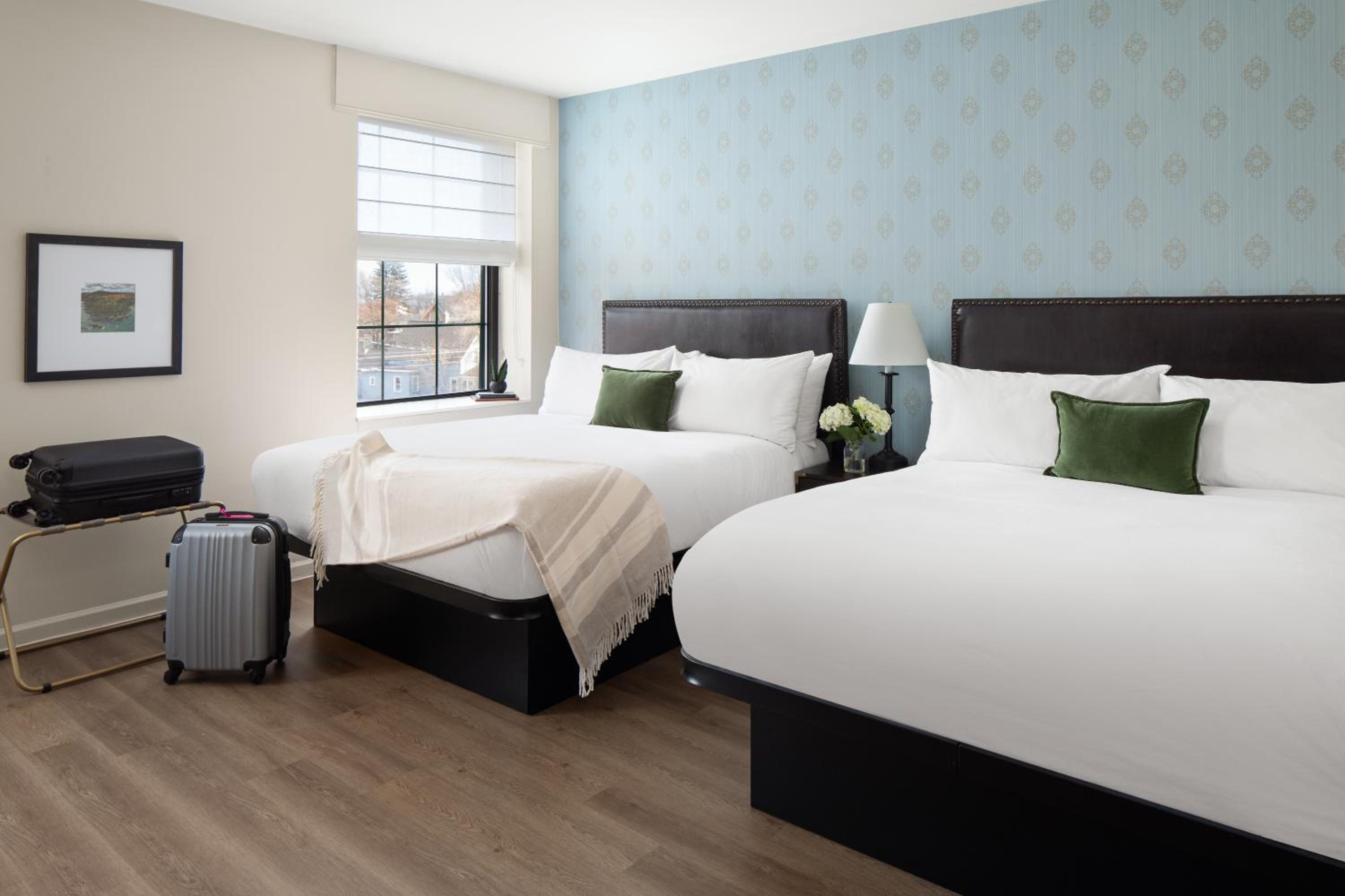 Queen Room with Two Queen Beds photo 3