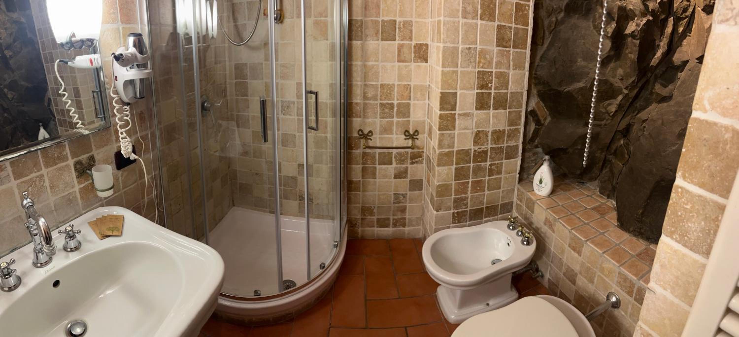 Two-Bedroom Suite - Photo 8