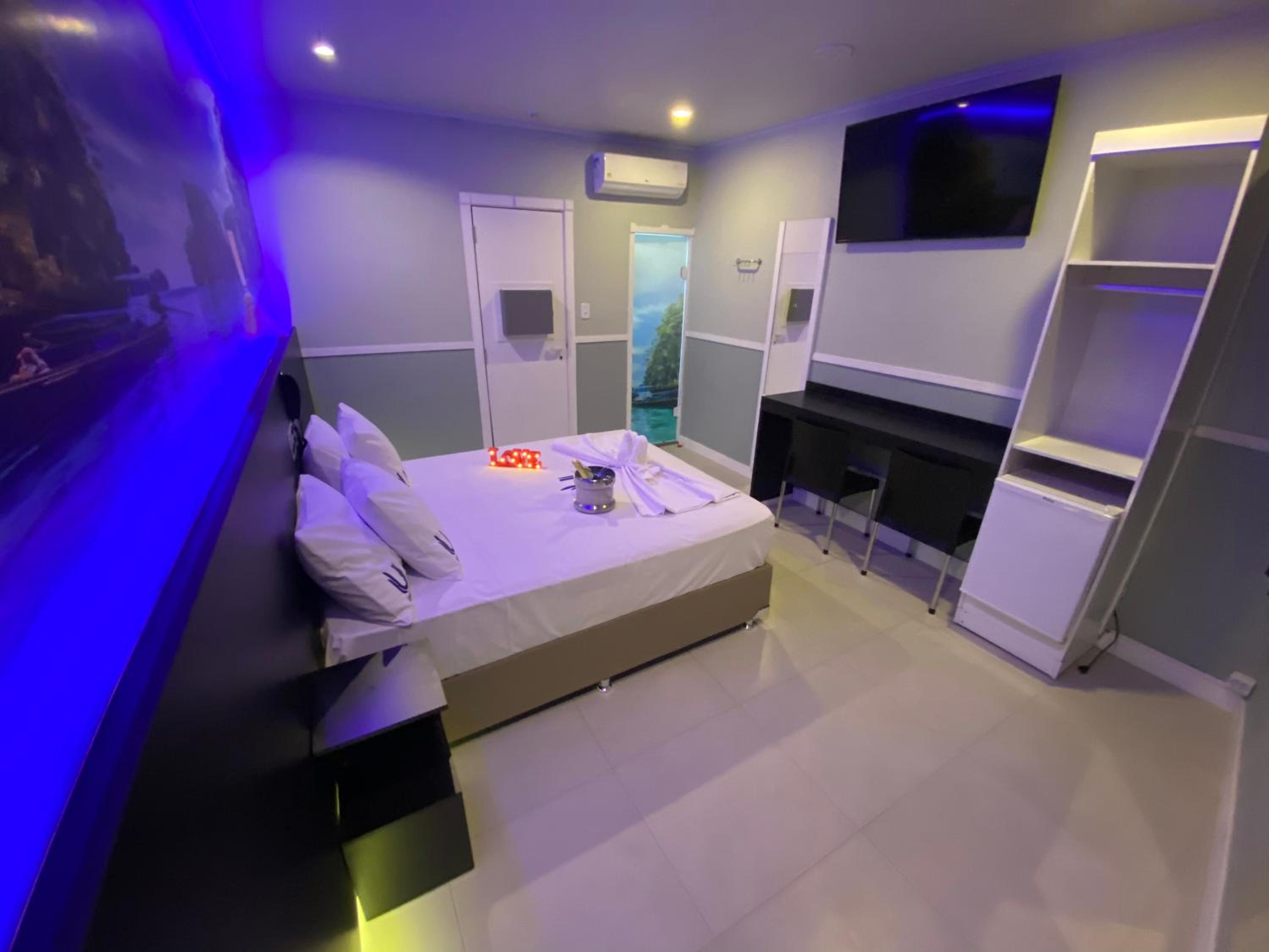 Suite - Photo 3