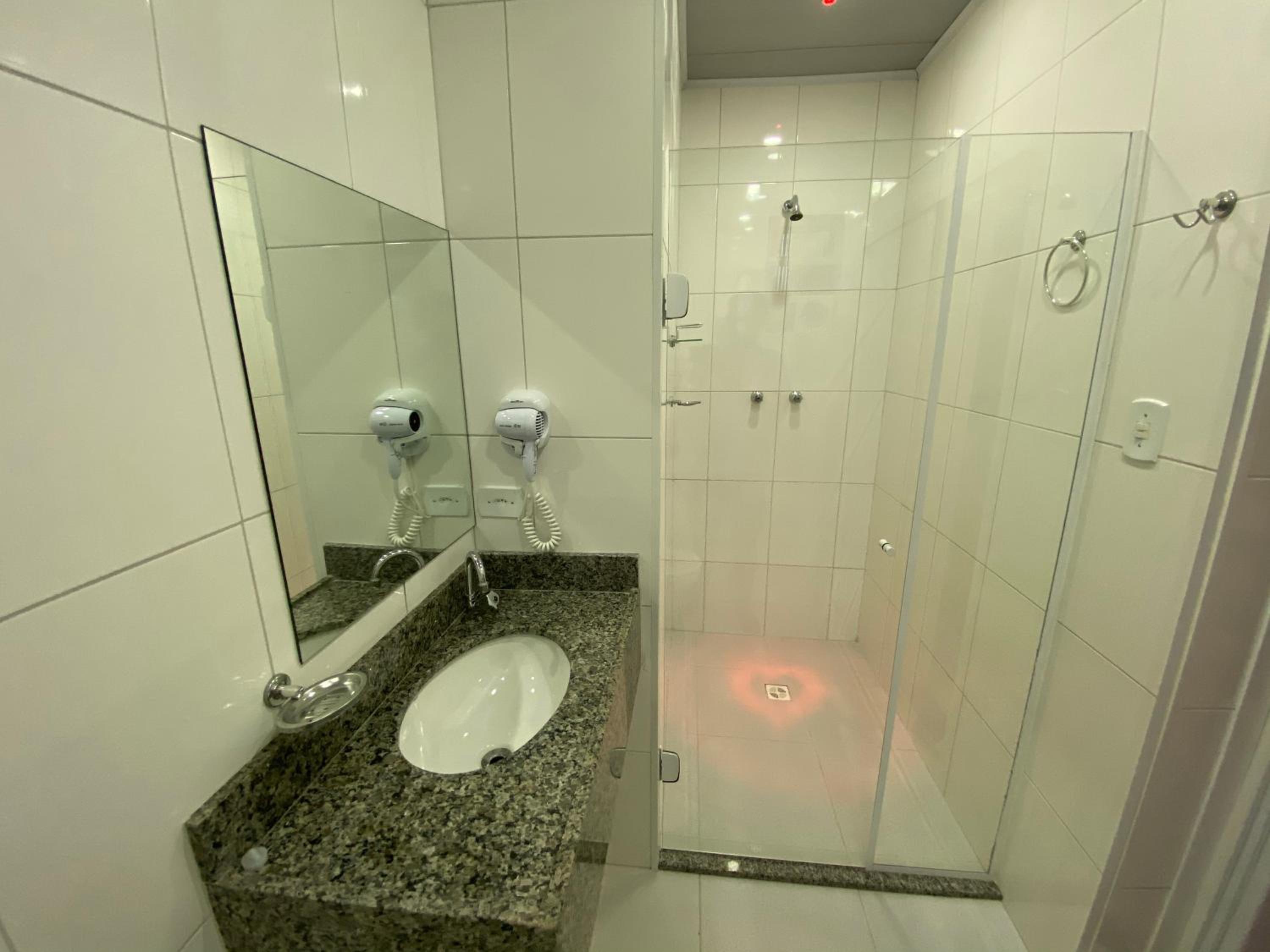 Suite - Photo 2