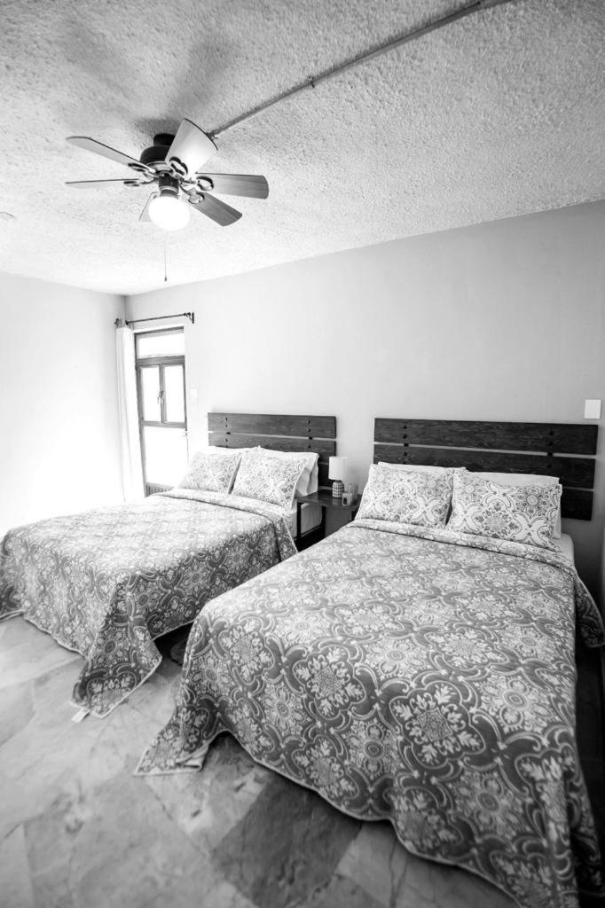 Twin Room with Private Bathroom - Photo 15