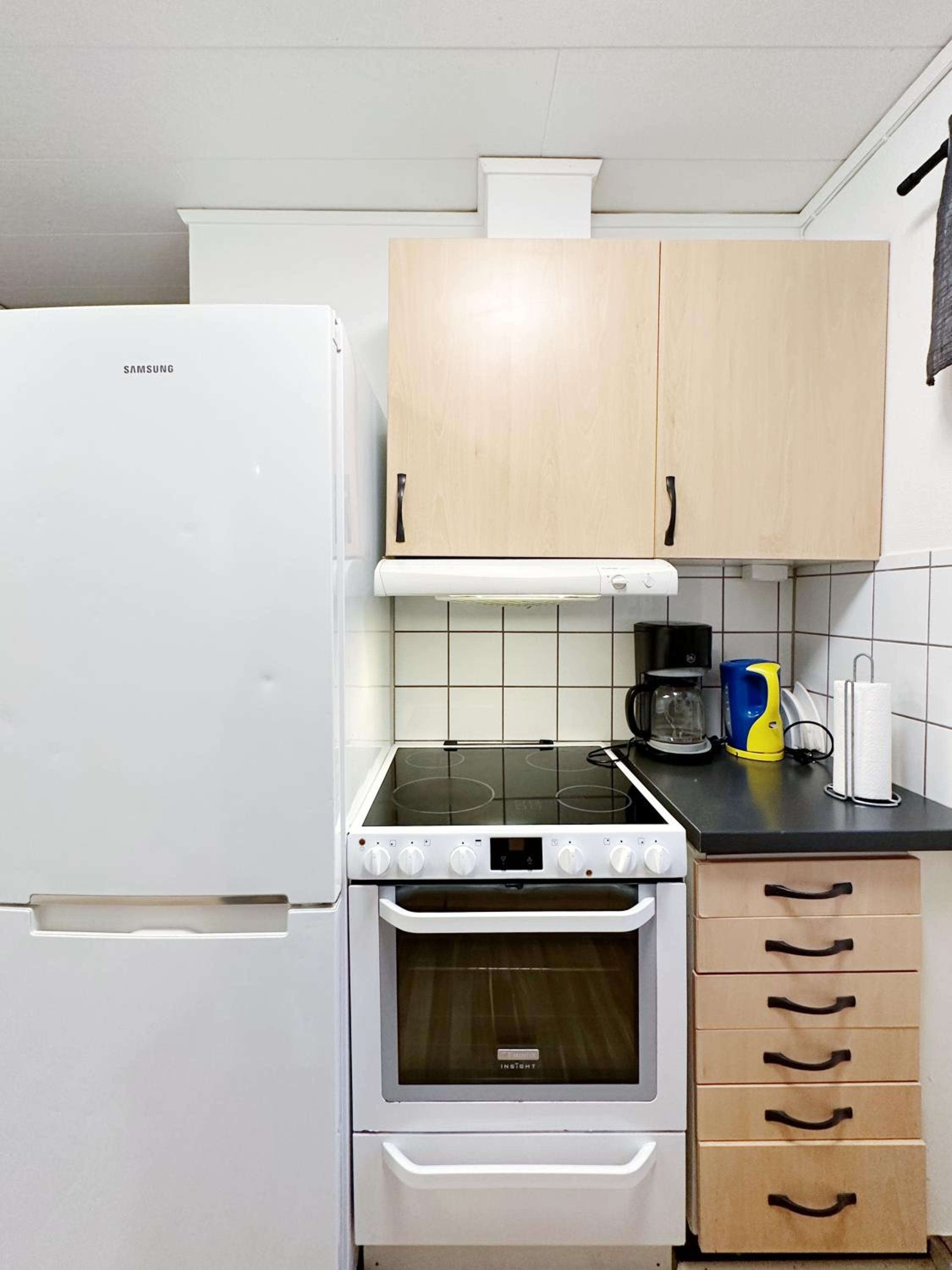 Three-bedroom House - Pets Allowed - Photo 30