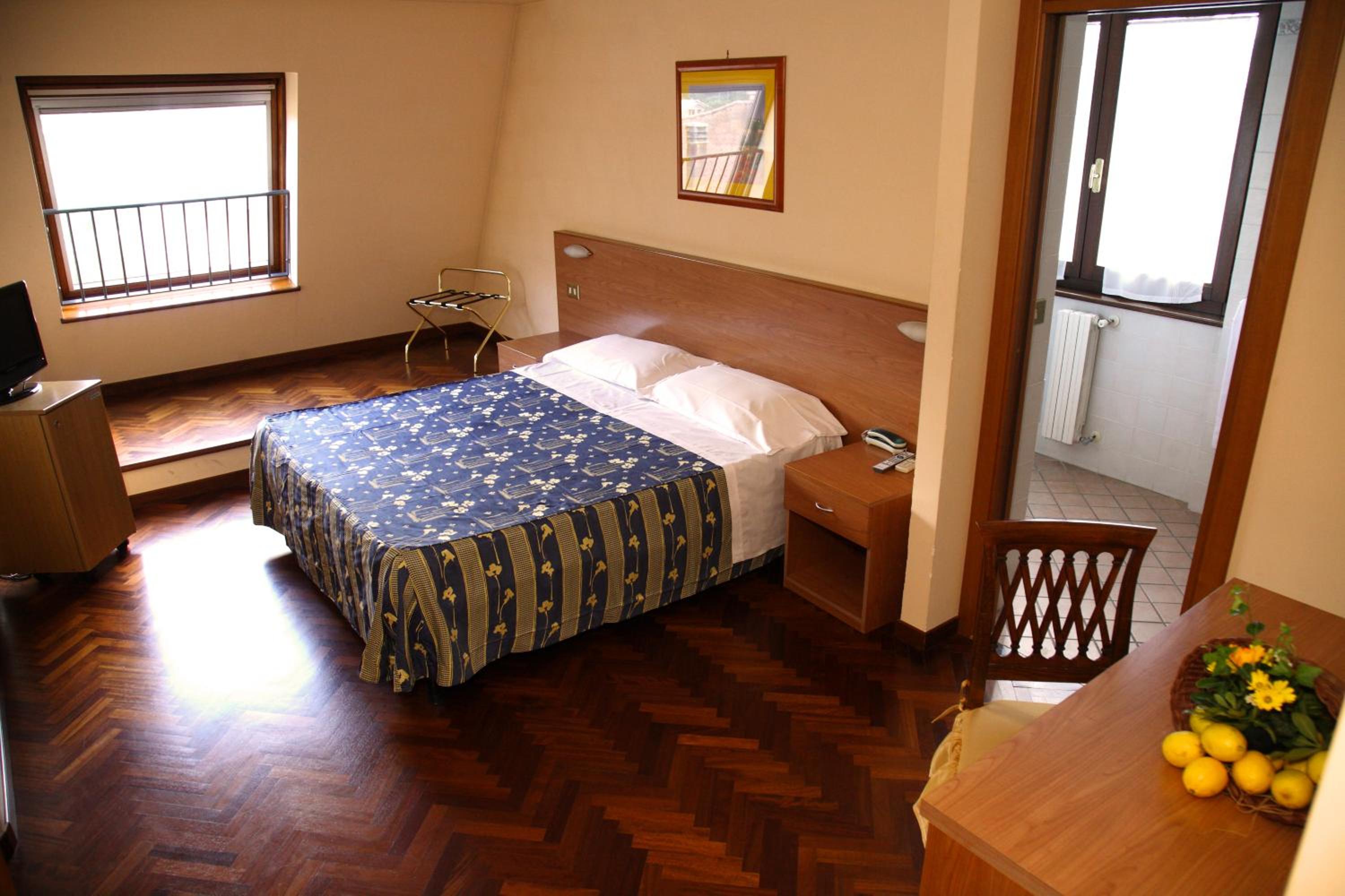 Double or Twin Room - Photo 3