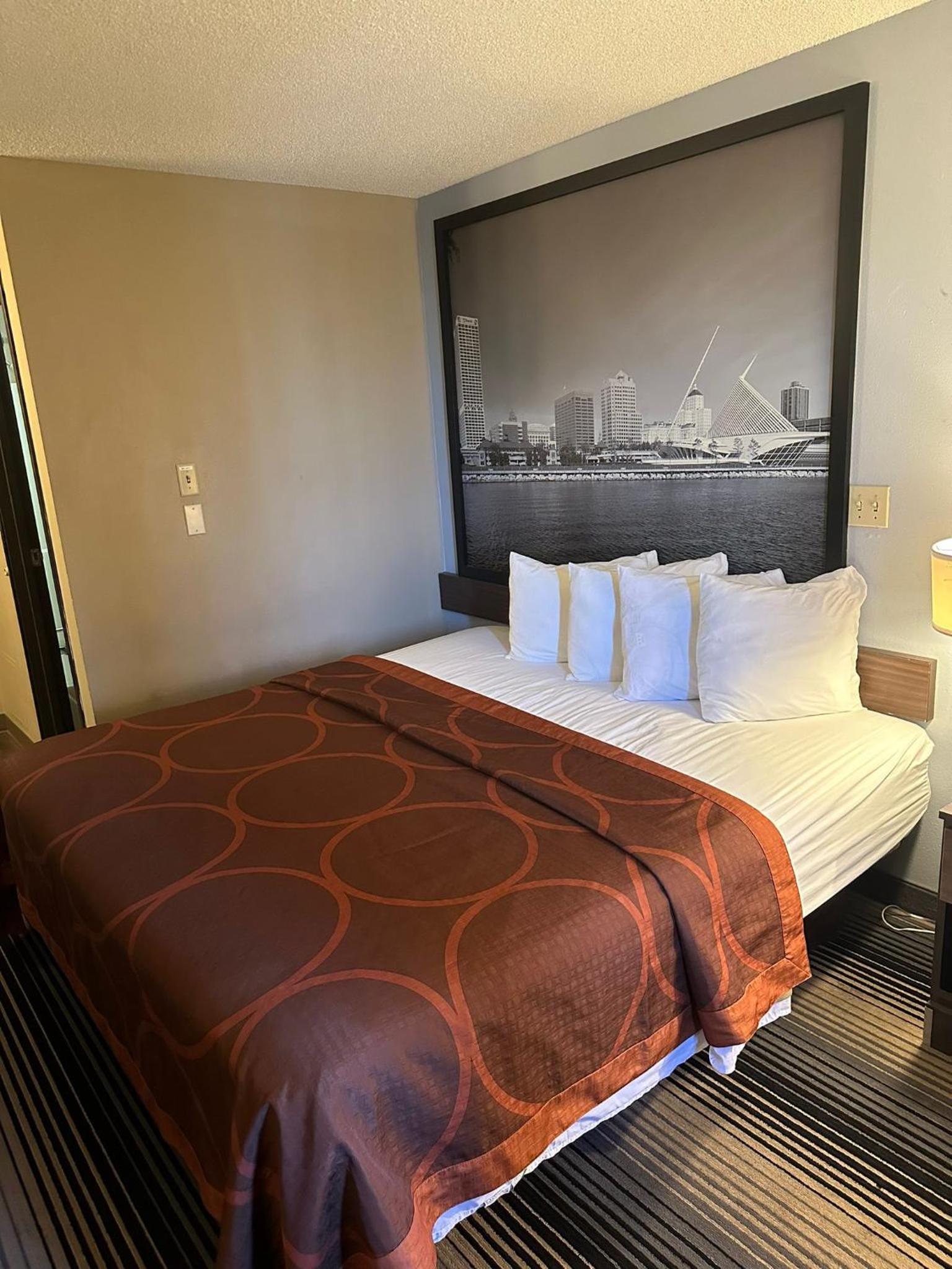 King Suite - Non-Smoking - Photo 1