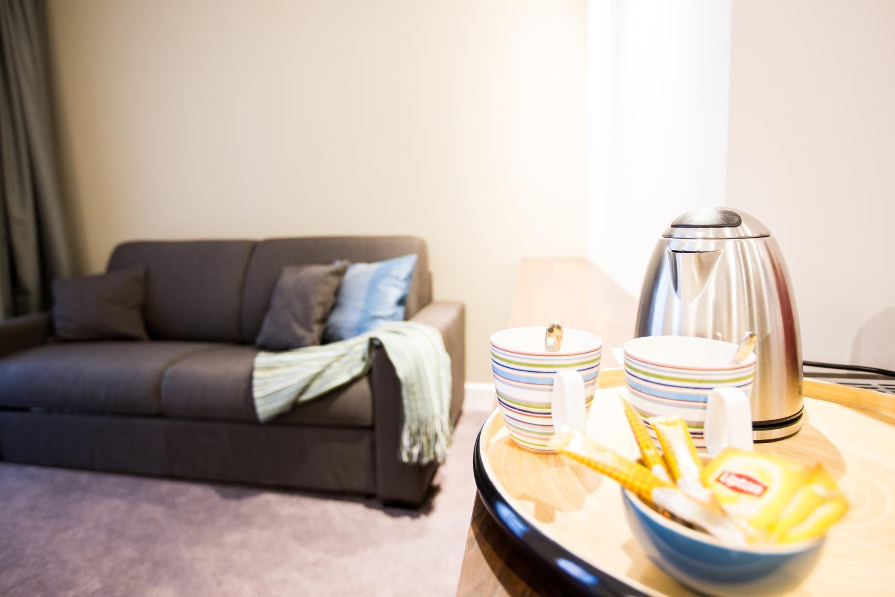 Suite - Photo 11