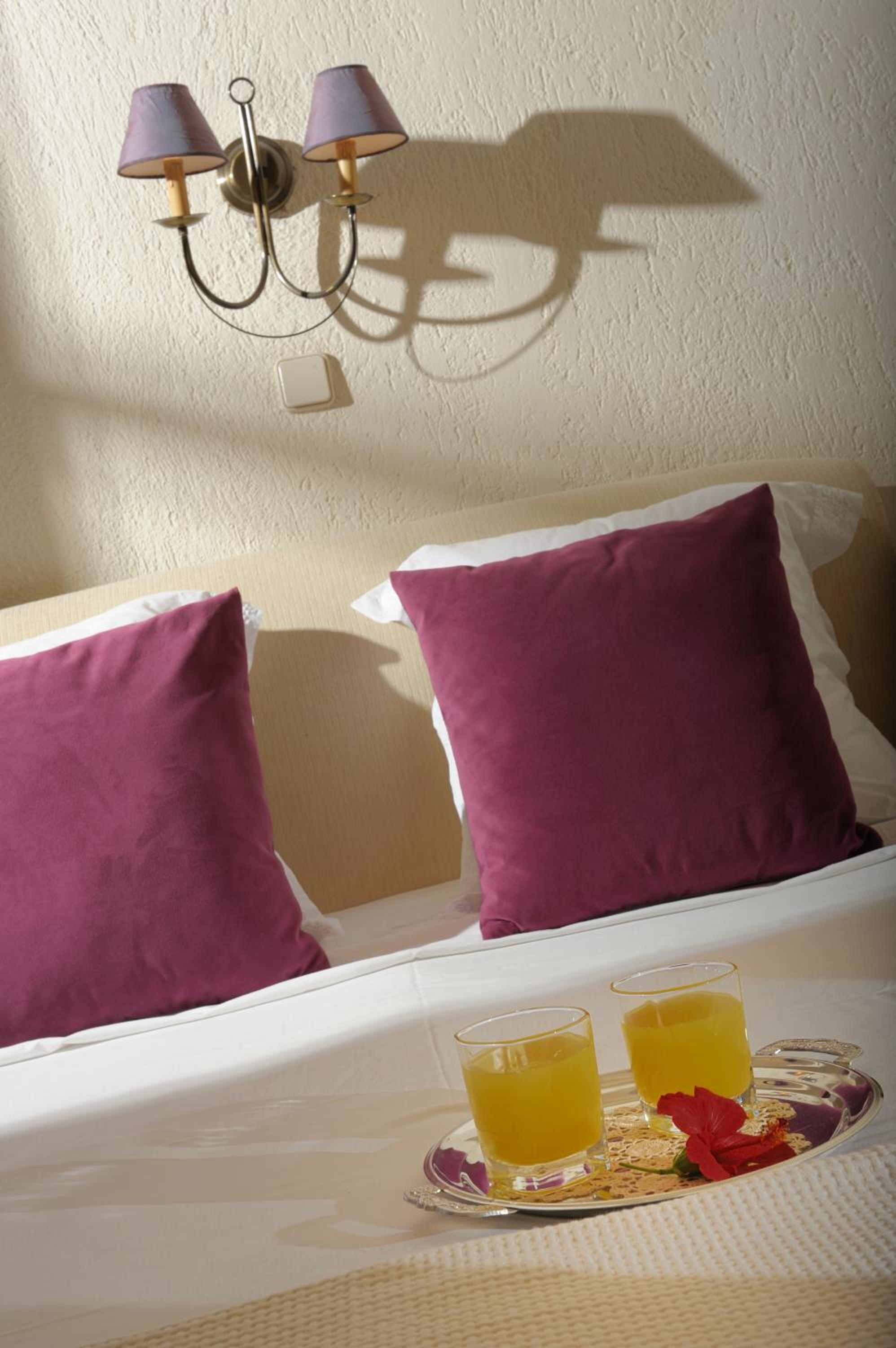 One-Bedroom Suite with Garden View photo 2
