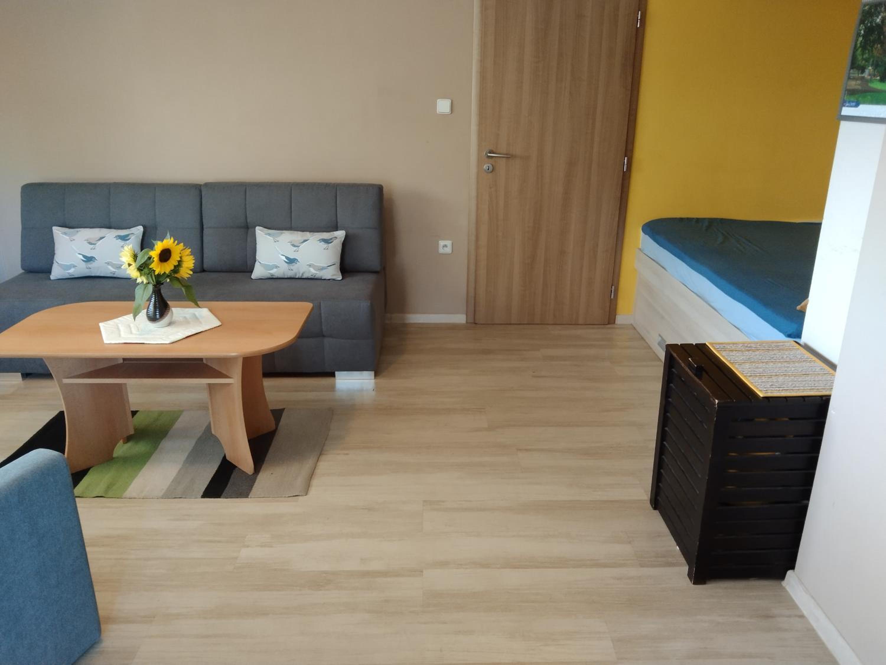 Family Room - Photo 5