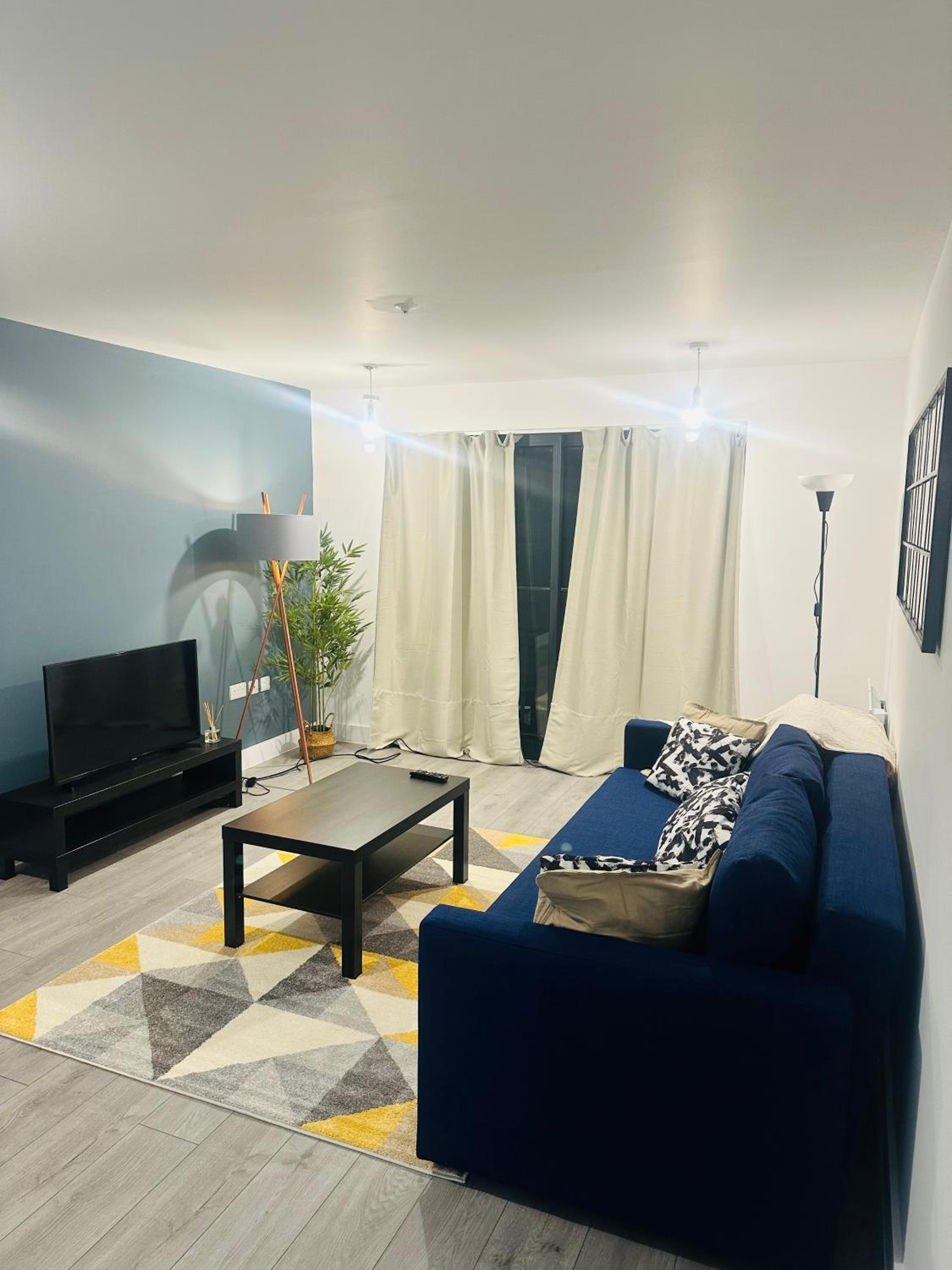 One-Bedroom Apartment photo 1