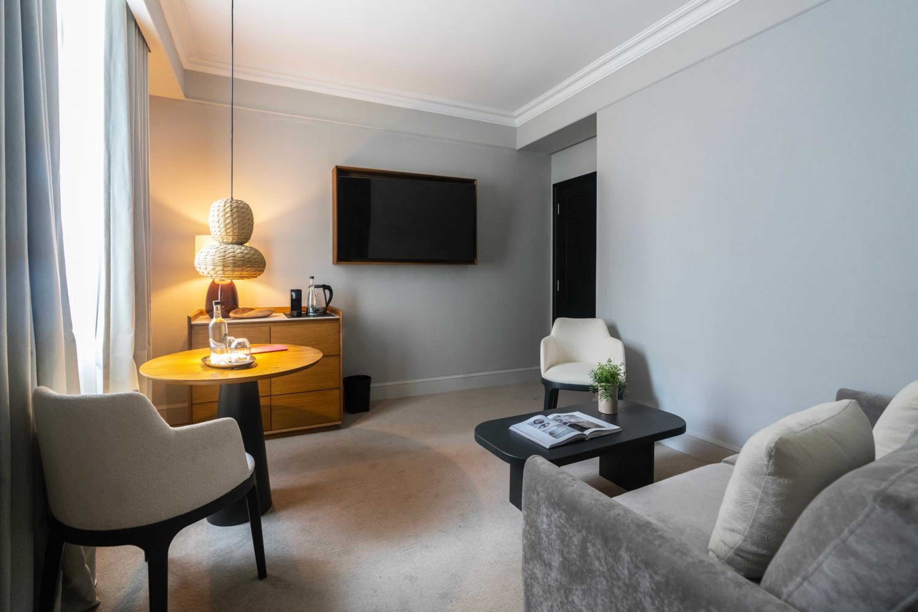 Deluxe Suite
