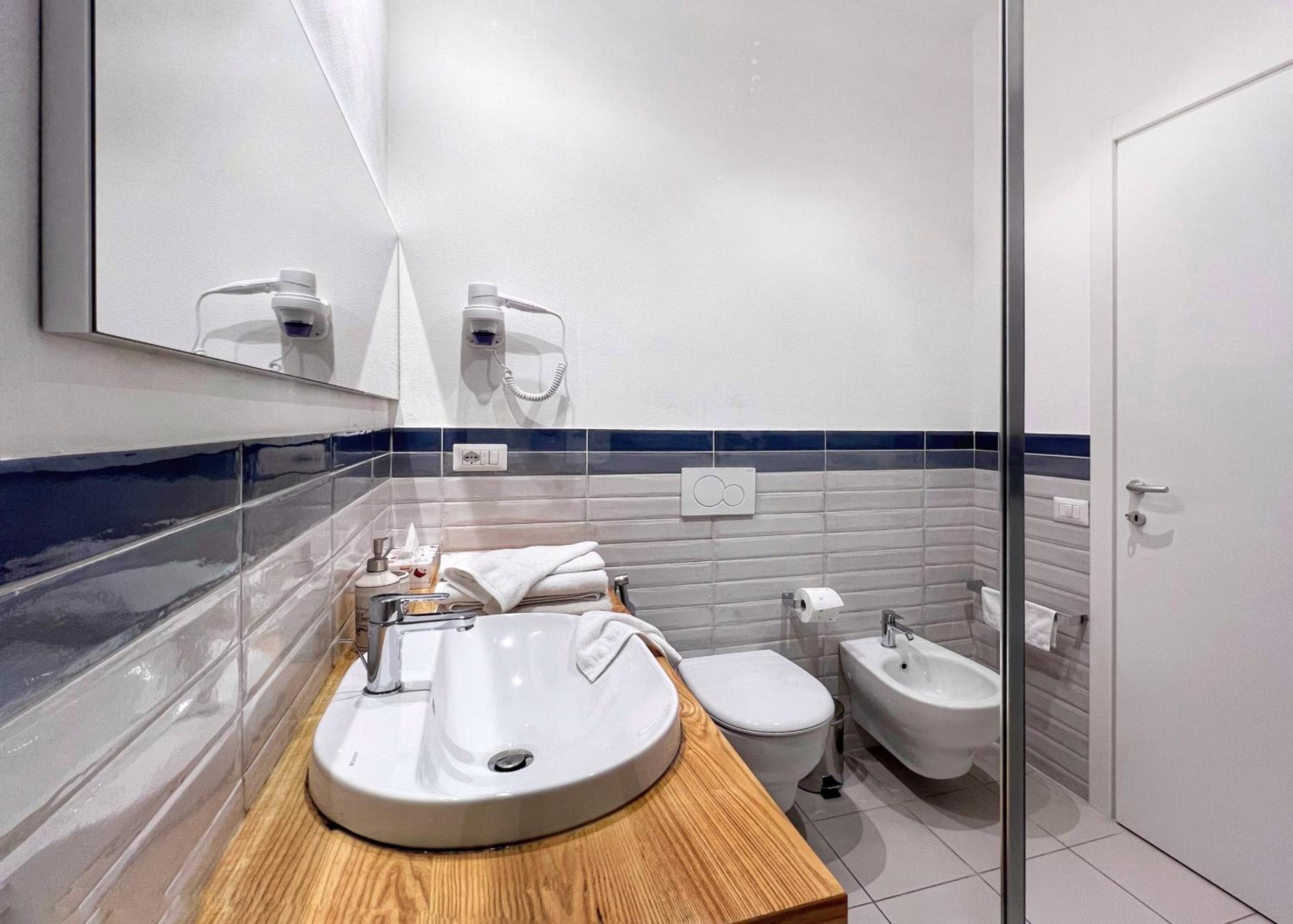 Superior Double Room - Photo 3