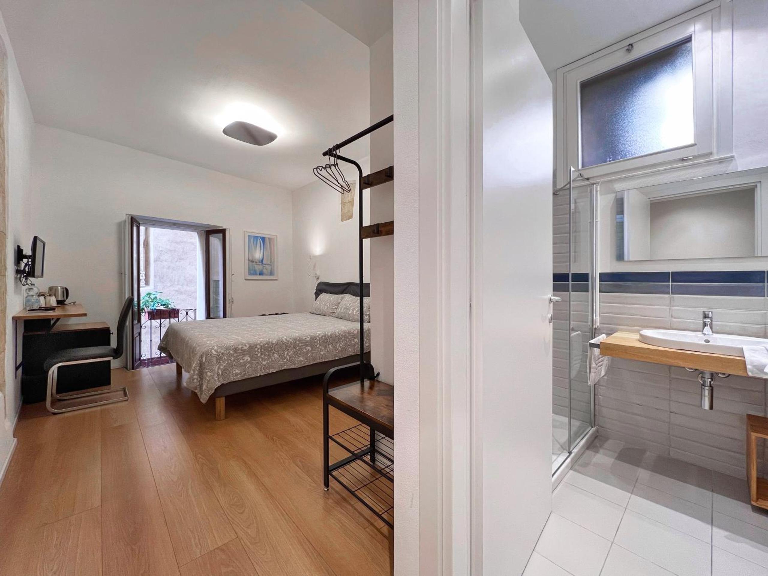 Superior Double Room - Photo 14
